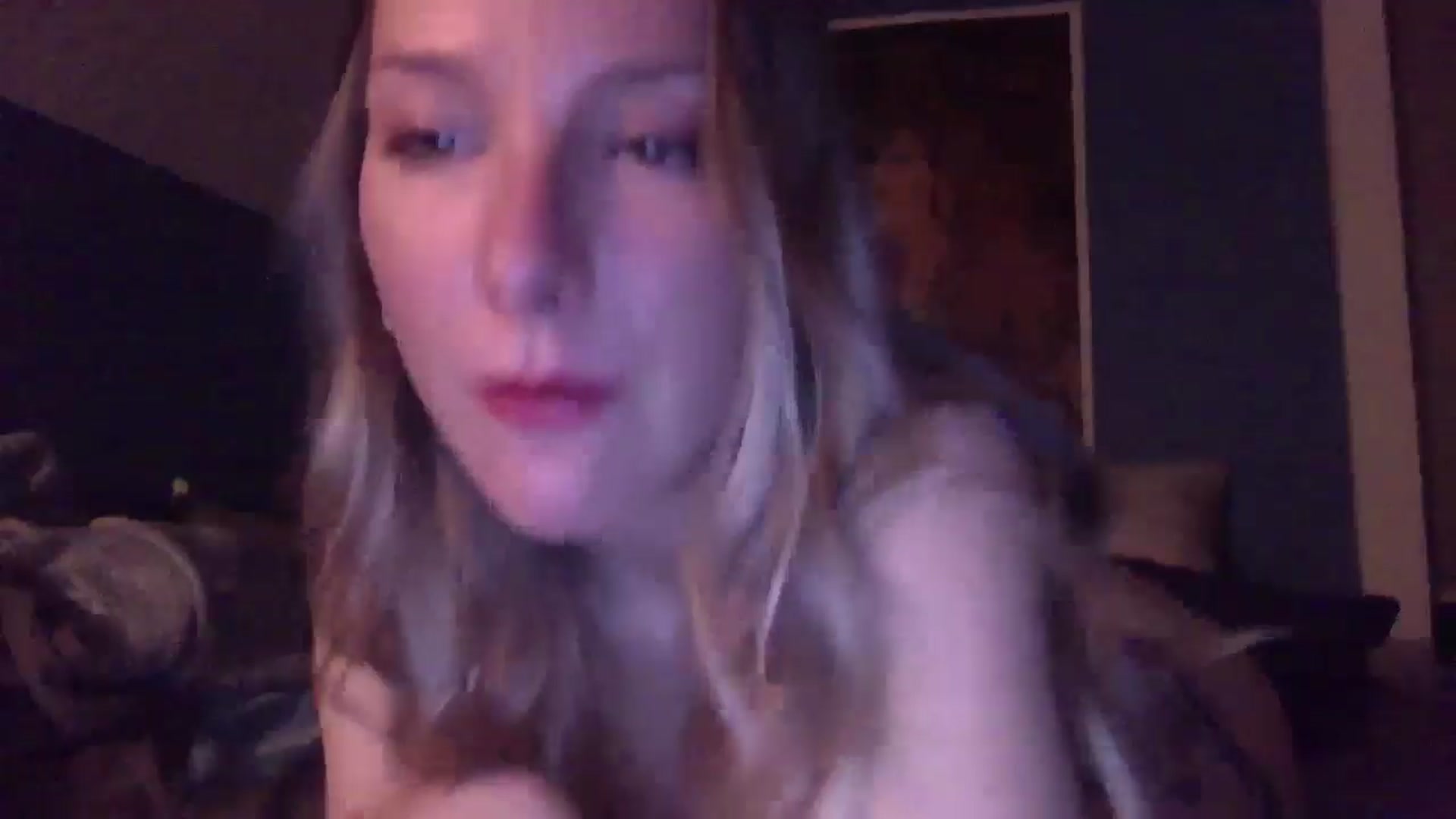 Gallery image thumbnail from Peachyk33n's myfreecams stream on, 05/07/2024, 07:58 image 15 of 20