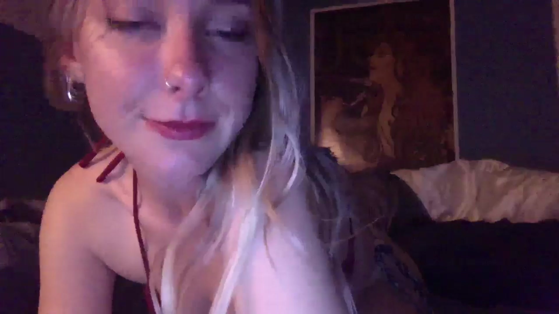 Gallery image thumbnail from Peachyk33n's myfreecams stream on, 05/07/2024, 08:31 image 4 of 20