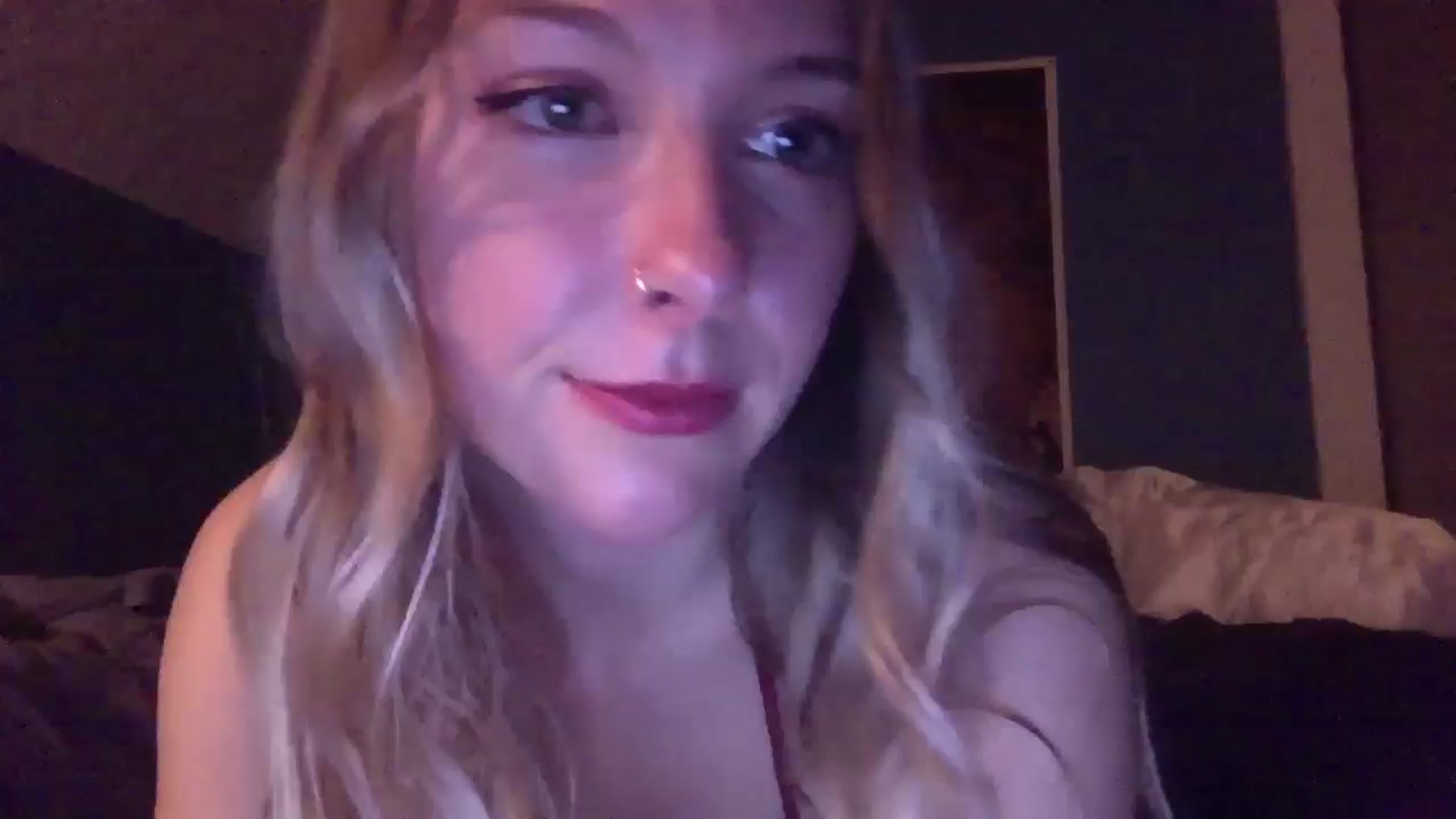 Gallery image thumbnail from Peachyk33n's myfreecams stream on, 05/07/2024, 08:31 image 13 of 20