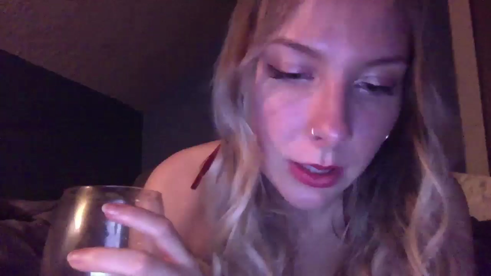 Gallery image thumbnail from Peachyk33n's myfreecams stream on, 05/07/2024, 08:31 image 18 of 20