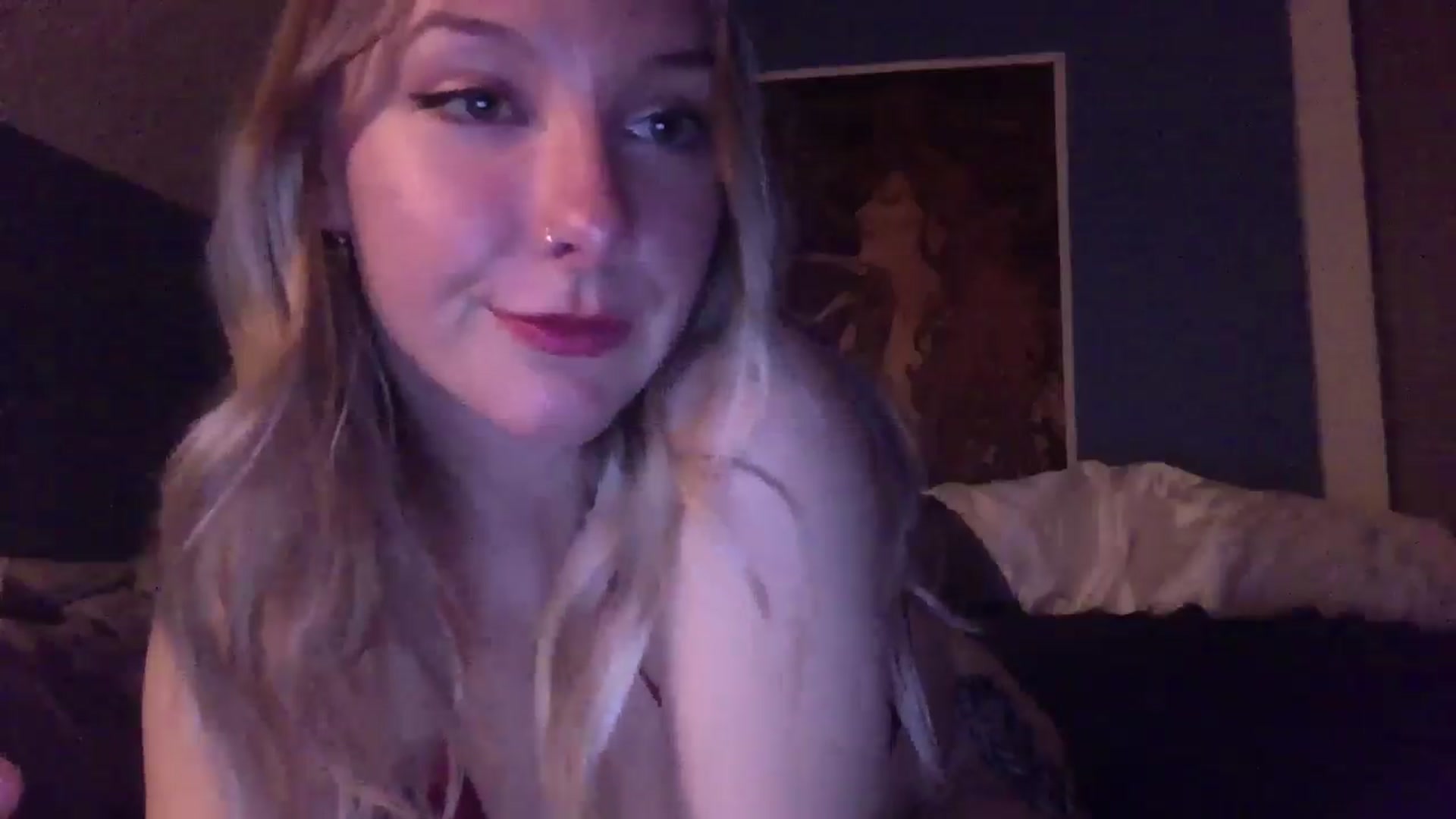 Gallery image thumbnail from Peachyk33n's myfreecams stream on, 05/07/2024, 08:31 image 9 of 20