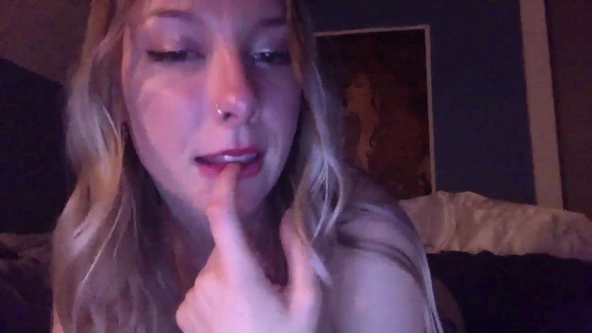 Gallery image thumbnail from Peachyk33n's myfreecams stream on, 05/07/2024, 08:31 image 14 of 20