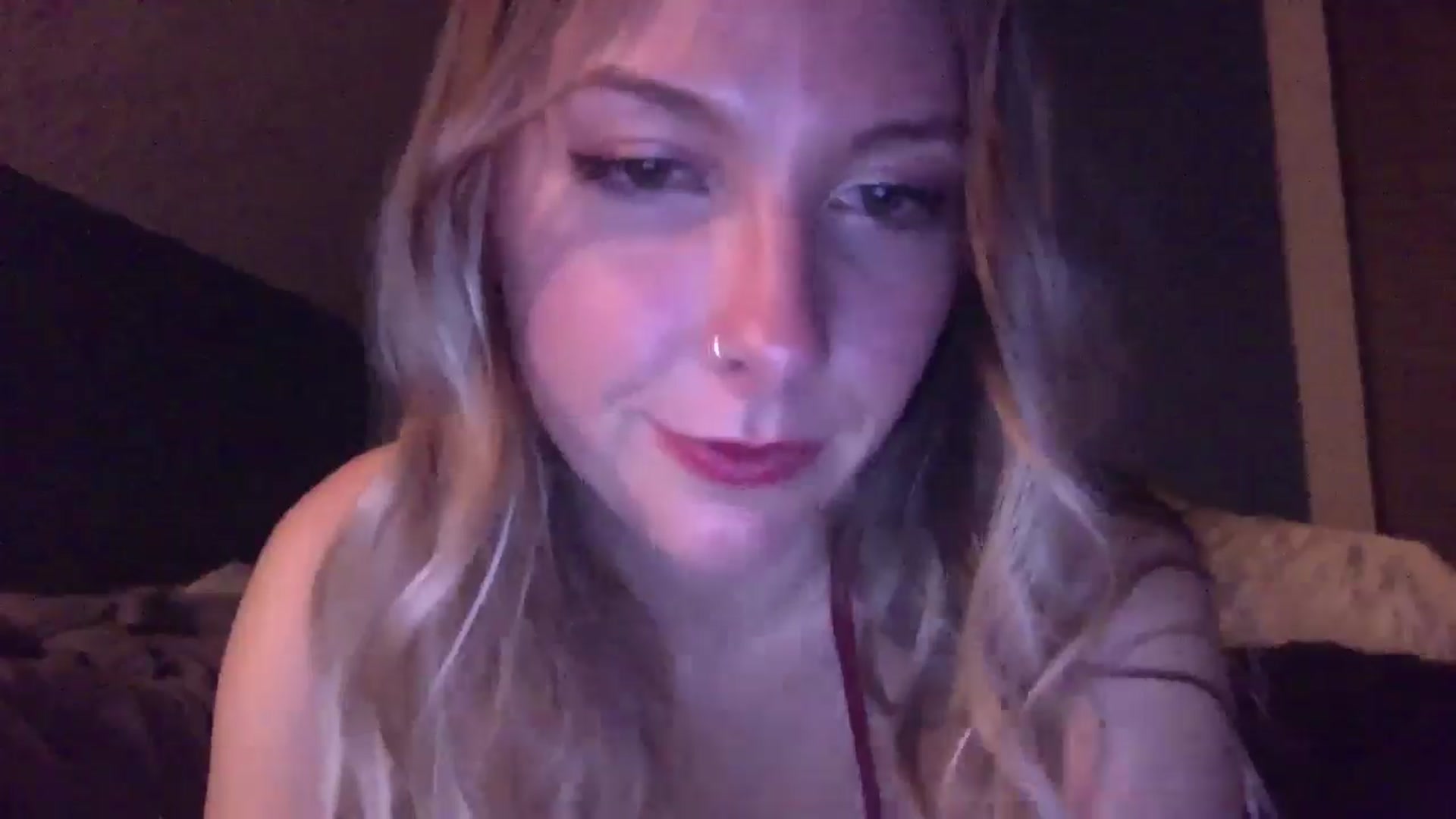 Gallery image thumbnail from Peachyk33n's myfreecams stream on, 05/07/2024, 08:31 image 11 of 20