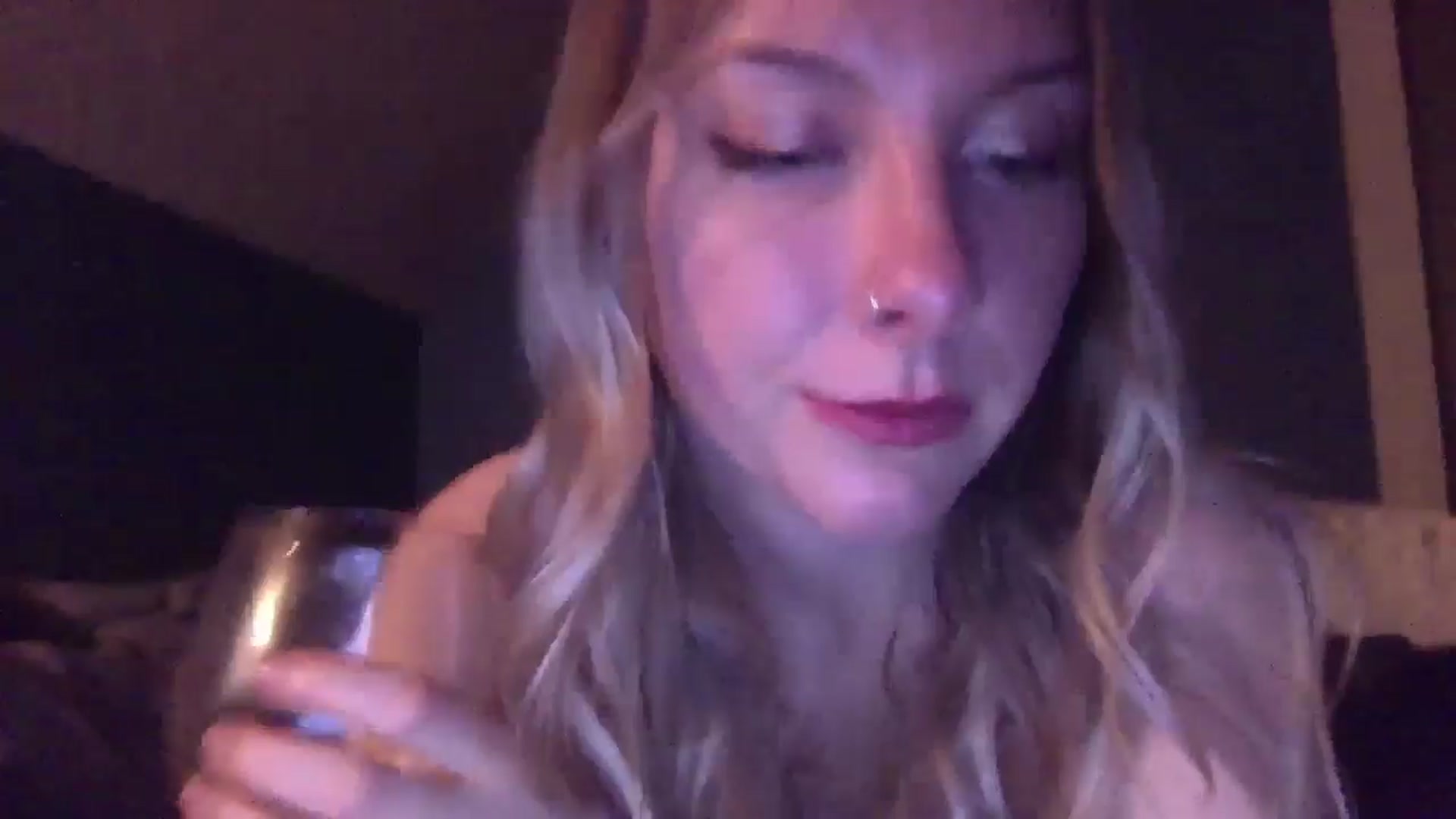 Gallery image thumbnail from Peachyk33n's myfreecams stream on, 05/07/2024, 08:31 image 17 of 20