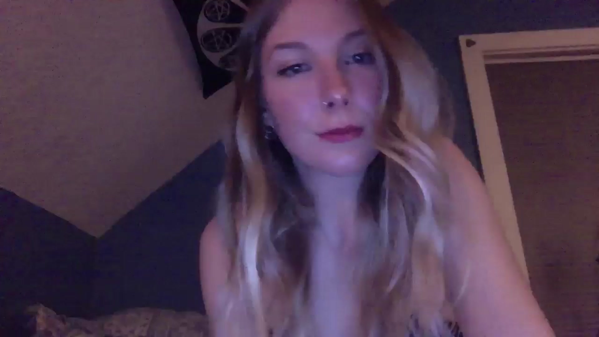 Gallery image thumbnail from Peachyk33n's myfreecams stream on, 05/08/2024, 04:16 image 7 of 20