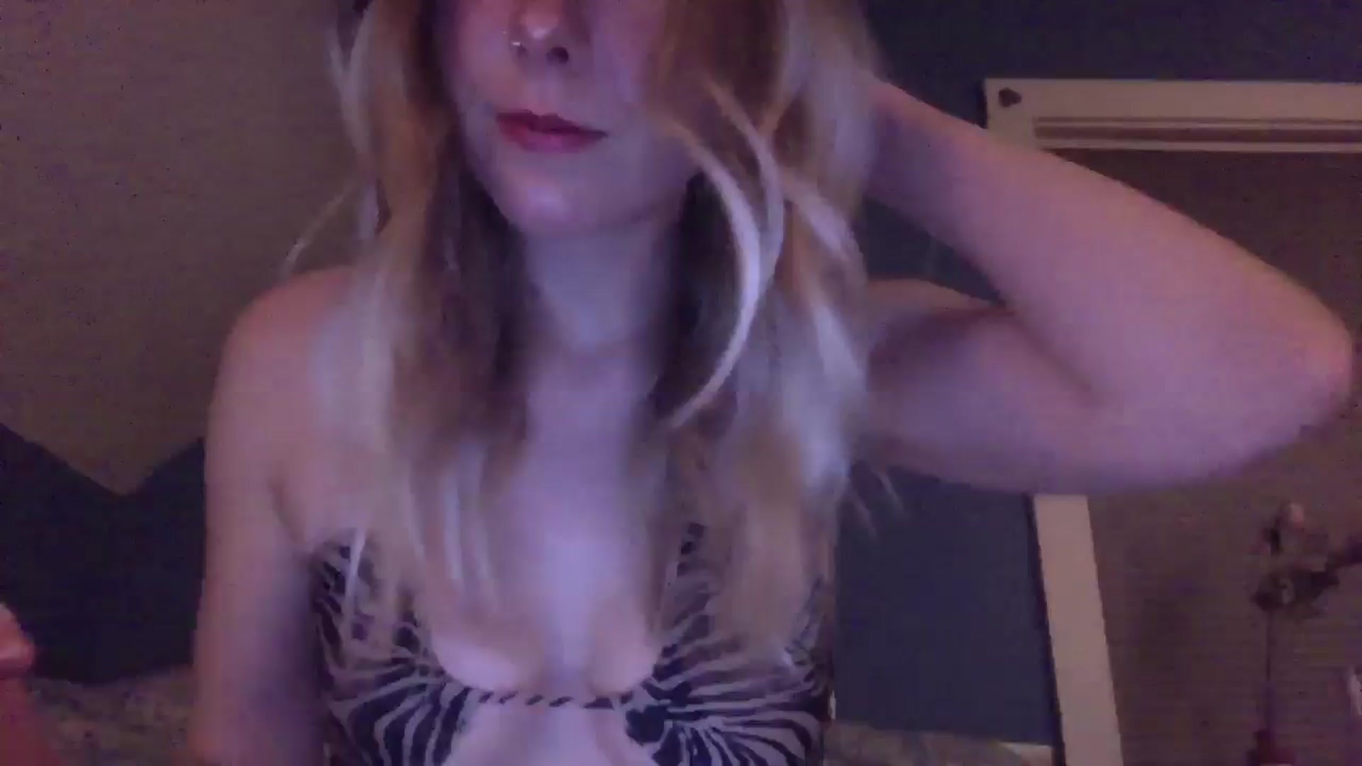 Gallery image thumbnail from Peachyk33n's myfreecams stream on, 05/08/2024, 04:16 image 19 of 20