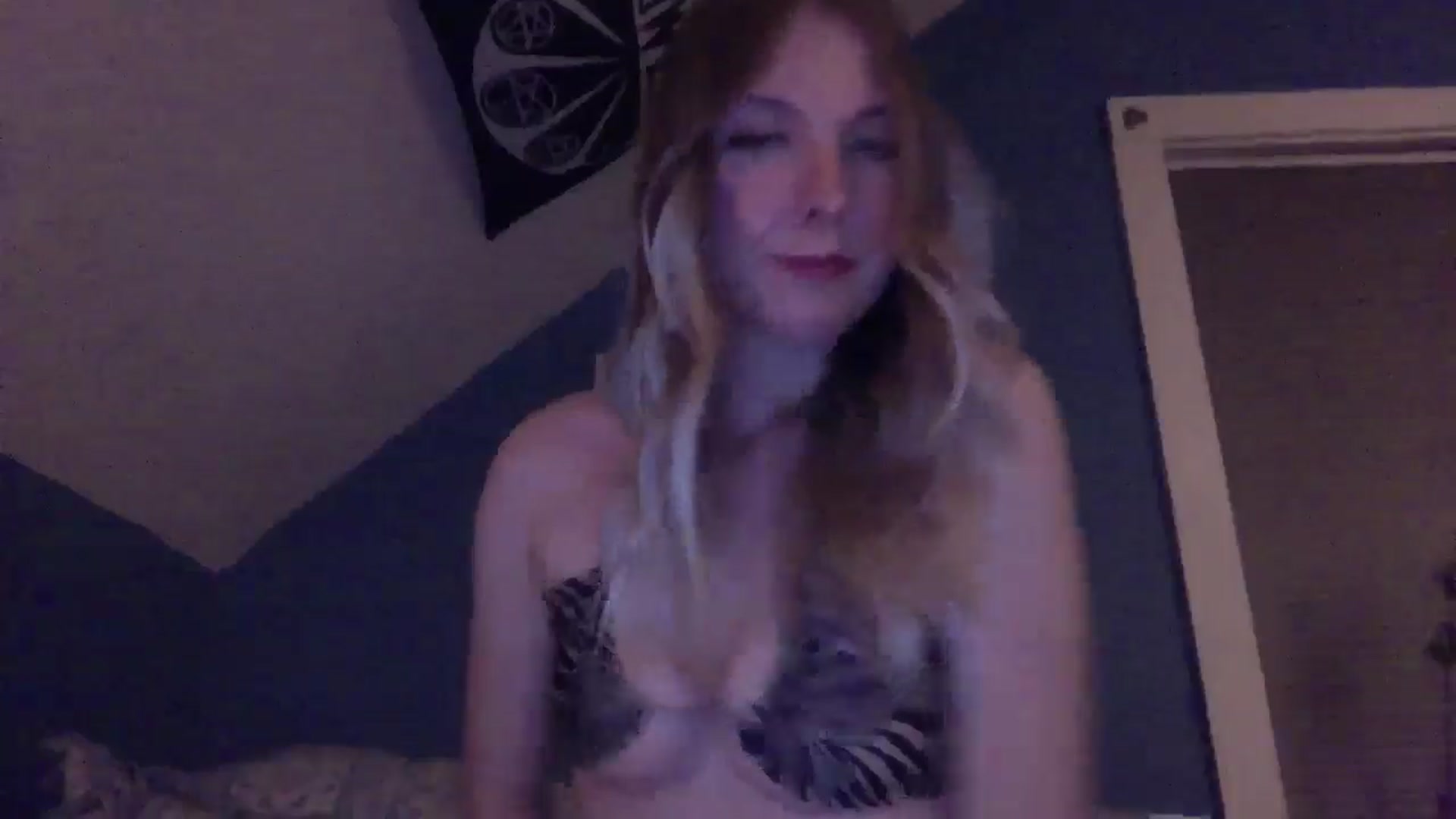 Gallery image thumbnail from Peachyk33n's myfreecams stream on, 05/08/2024, 04:16 image 16 of 20
