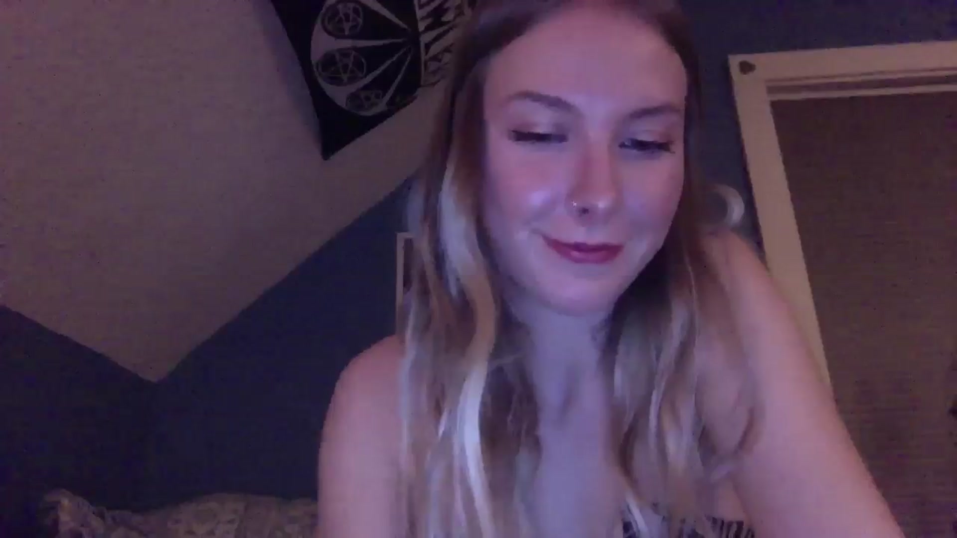 Gallery image thumbnail from Peachyk33n's myfreecams stream on, 05/08/2024, 04:16 image 4 of 20