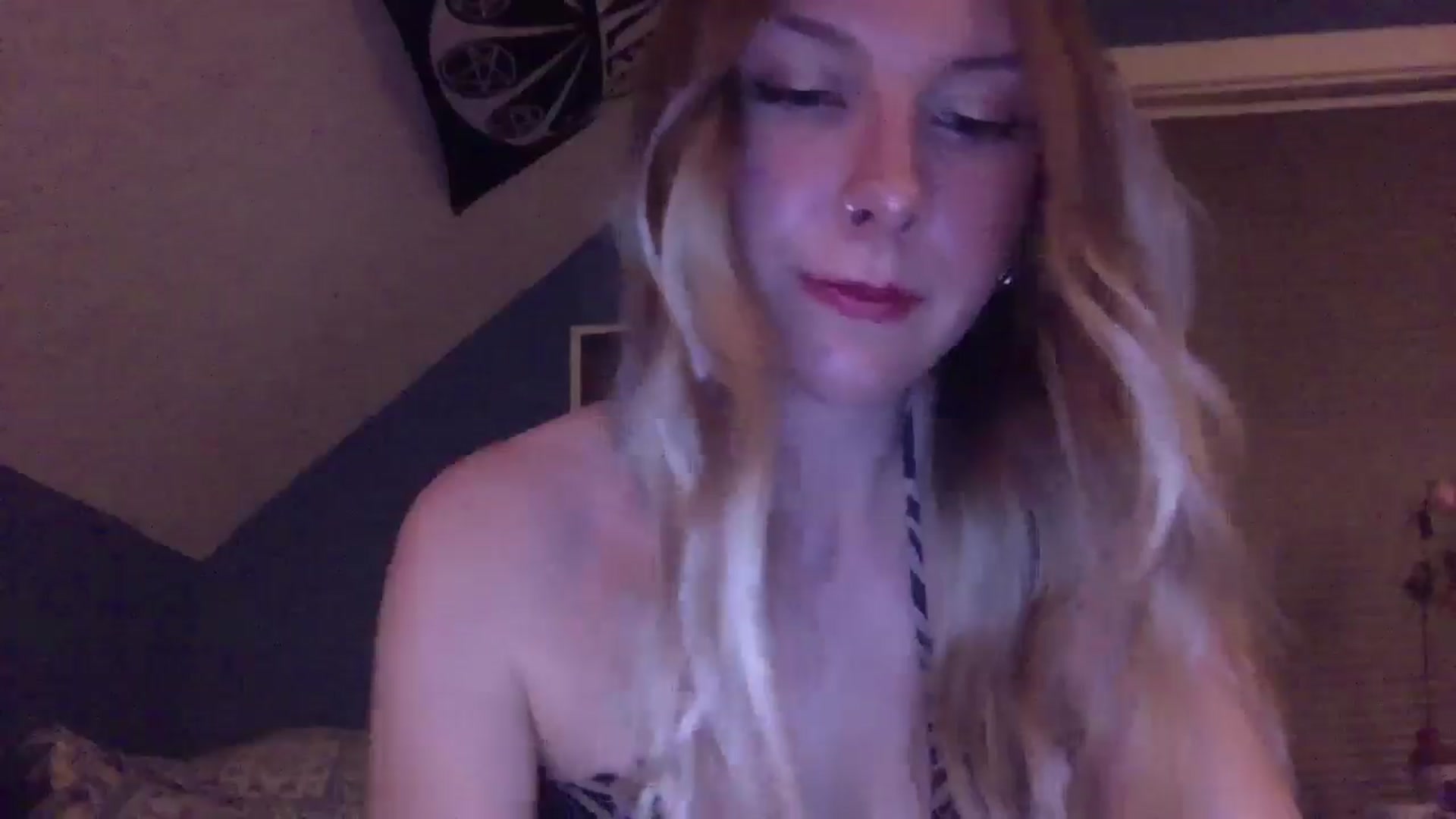 Gallery image thumbnail from Peachyk33n's myfreecams stream on, 05/08/2024, 04:16 image 17 of 20