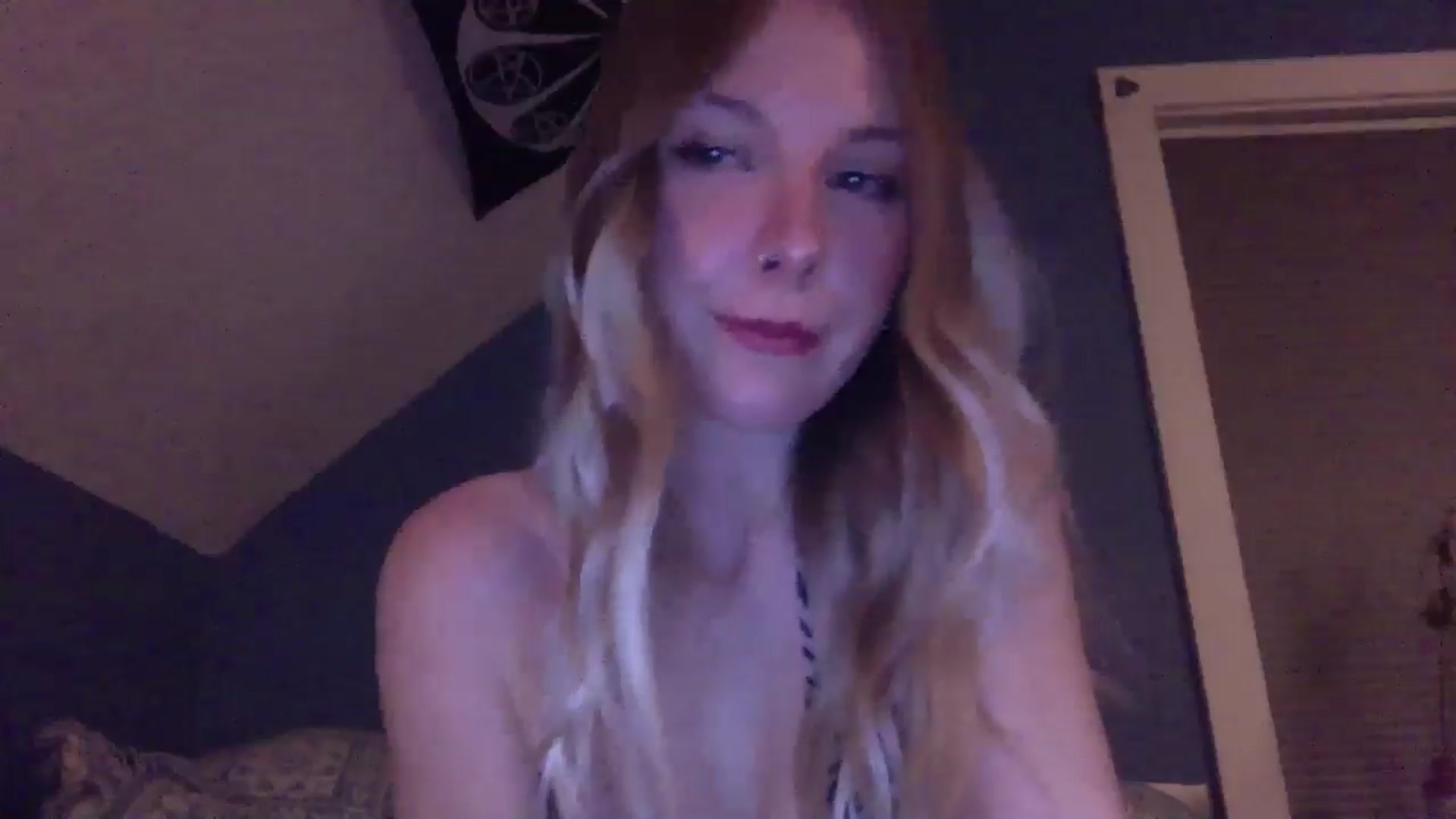 Gallery image thumbnail from Peachyk33n's myfreecams stream on, 05/08/2024, 04:16 image 15 of 20