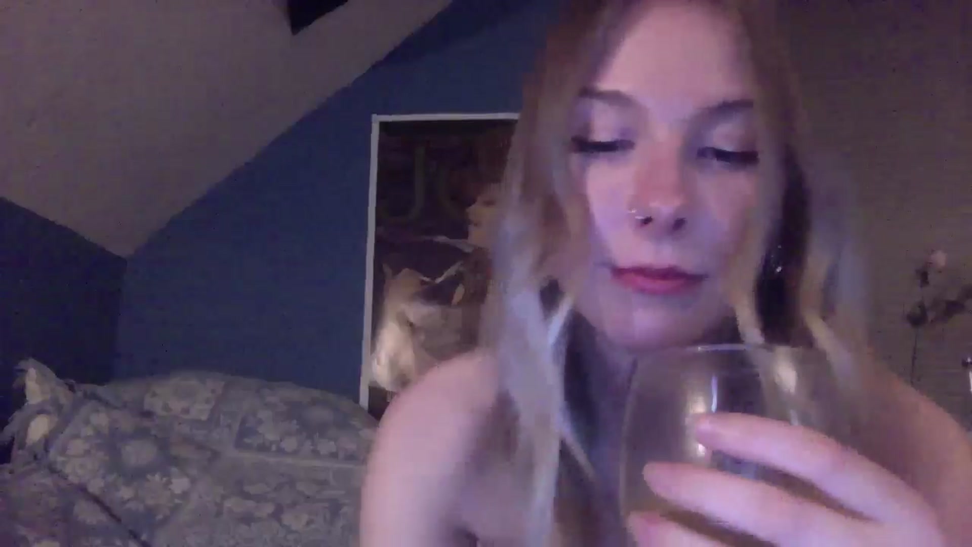 Gallery image thumbnail from Peachyk33n's myfreecams stream on, 05/08/2024, 06:08 image 10 of 20