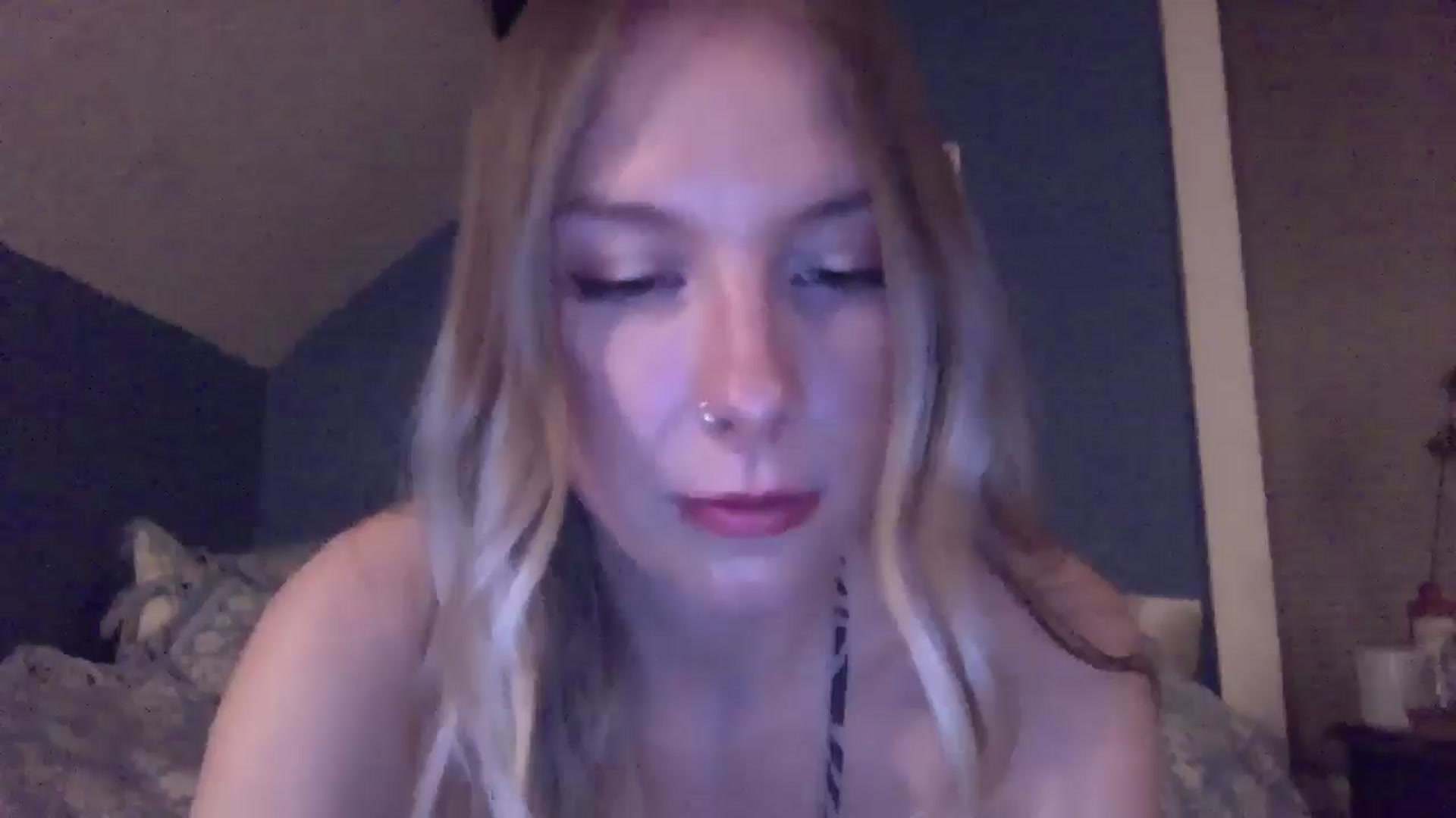 Gallery image thumbnail from Peachyk33n's myfreecams stream on, 05/08/2024, 06:08 image 16 of 20