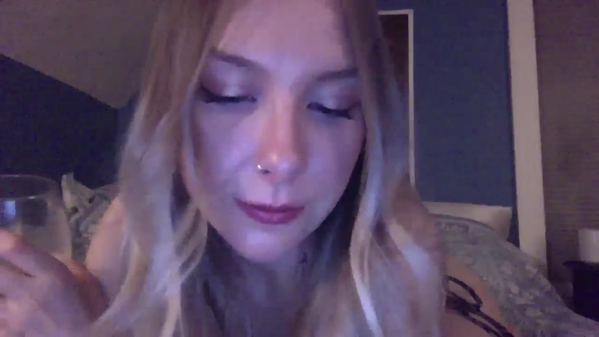 Gallery image thumbnail from Peachyk33n's myfreecams stream on, 05/08/2024, 07:03 image 10 of 20