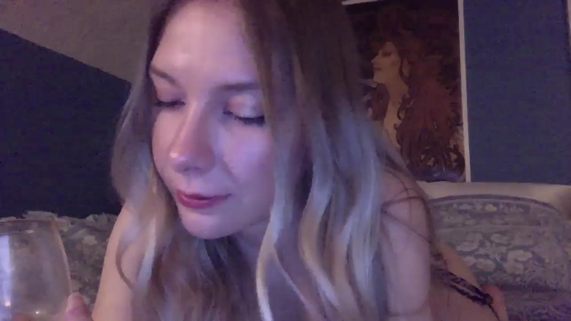 Gallery image thumbnail from Peachyk33n's myfreecams stream on, 05/08/2024, 07:03 image 20 of 20