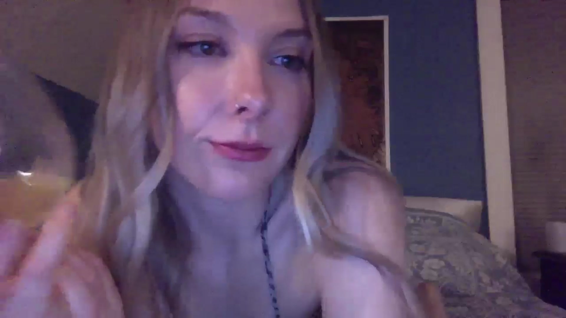 Gallery image thumbnail from Peachyk33n's myfreecams stream on, 05/08/2024, 07:03 image 11 of 20