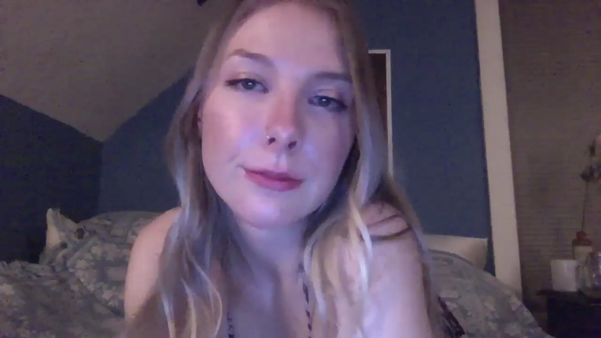 Gallery image thumbnail from Peachyk33n's myfreecams stream on, 05/08/2024, 07:25 image 14 of 20