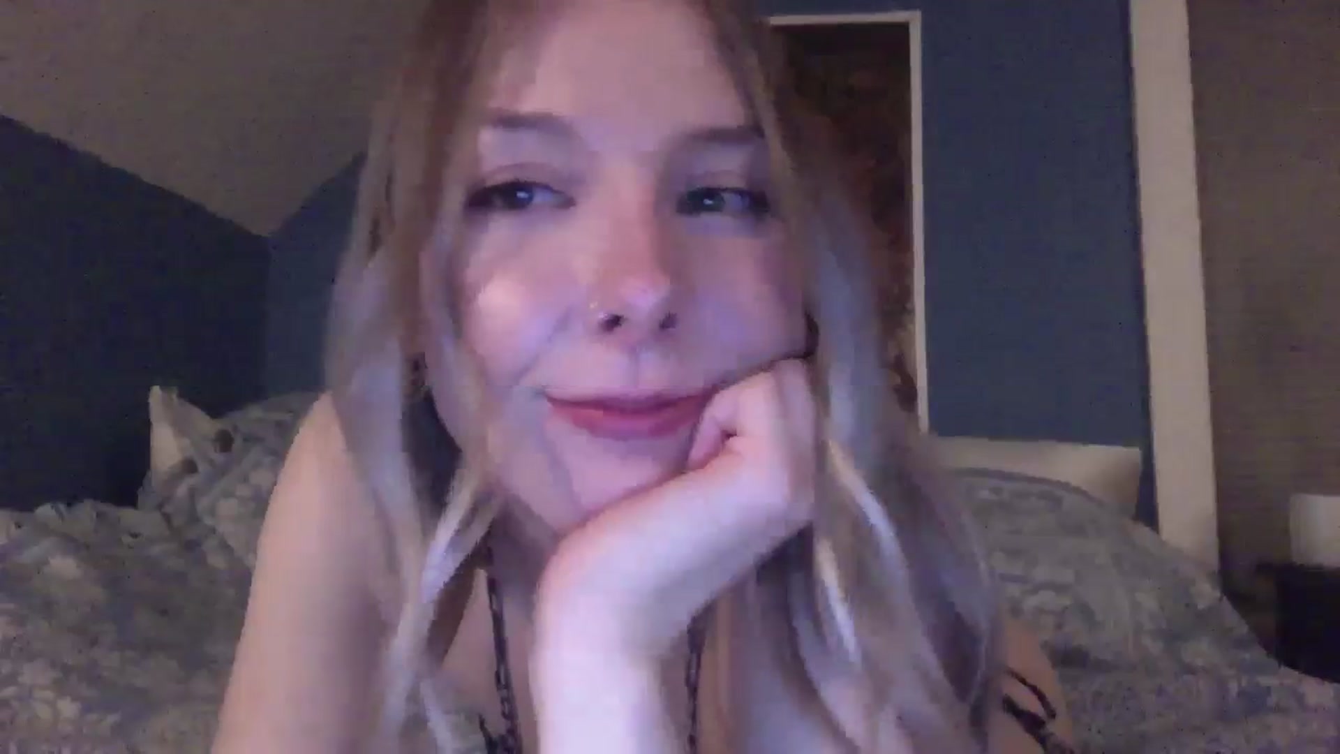 Gallery image thumbnail from Peachyk33n's myfreecams stream on, 05/08/2024, 07:25 image 3 of 20