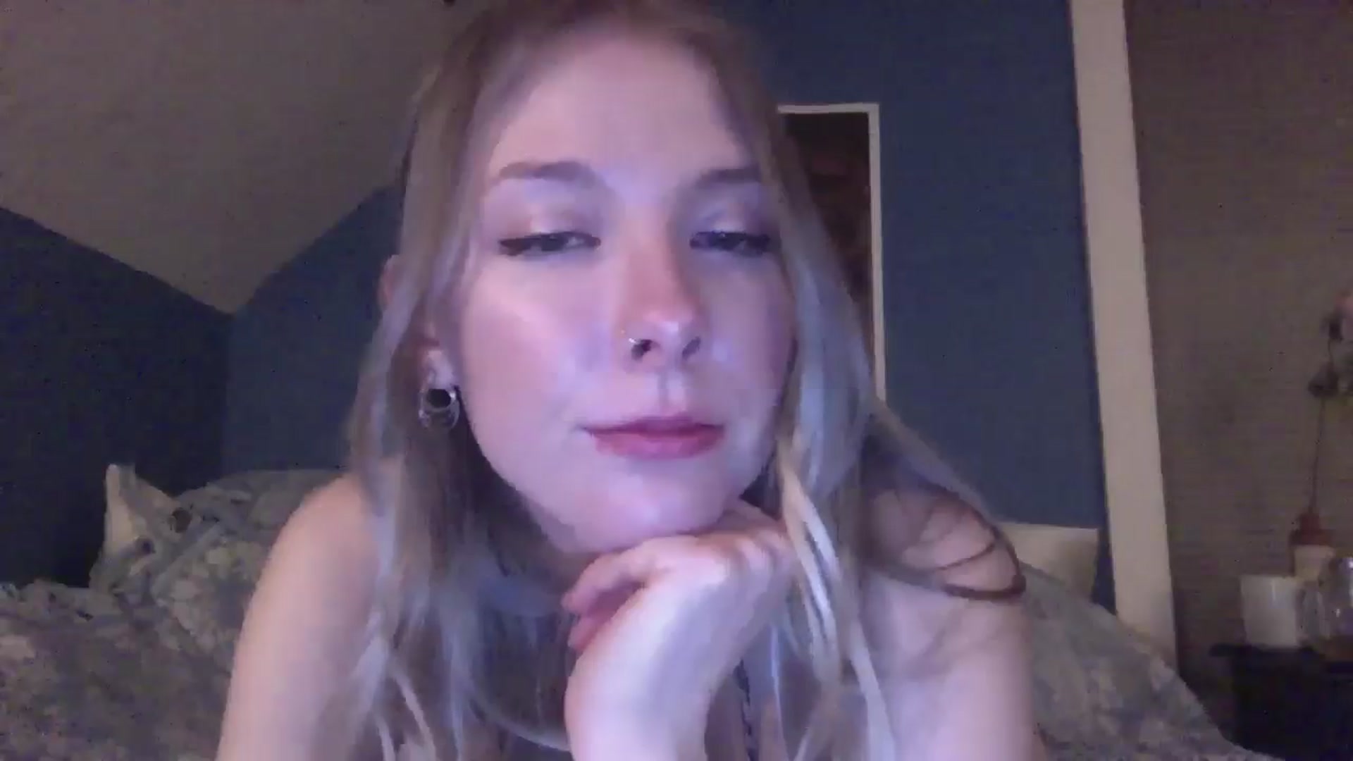 Gallery image thumbnail from Peachyk33n's myfreecams stream on, 05/08/2024, 07:25 image 16 of 20