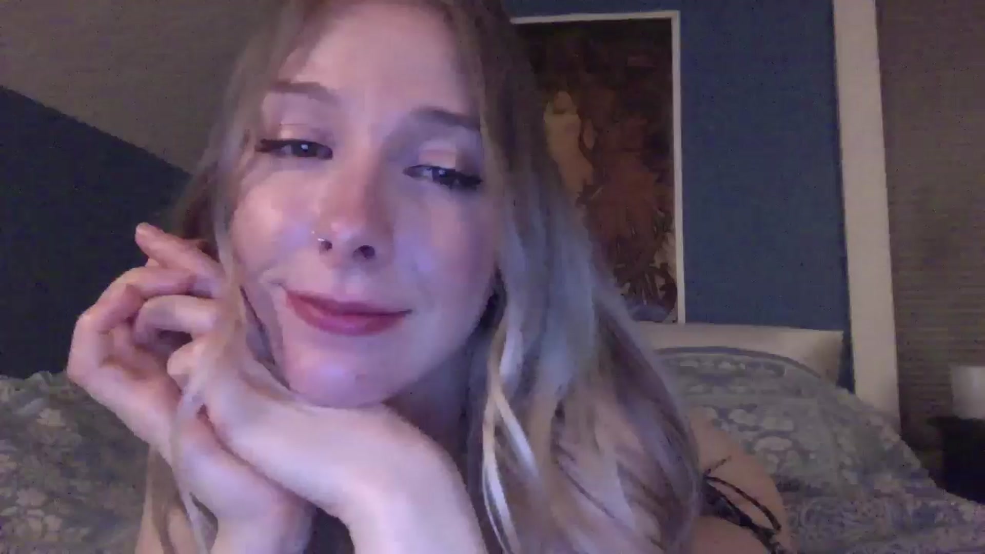 Gallery image thumbnail from Peachyk33n's myfreecams stream on, 05/08/2024, 07:25 image 4 of 20