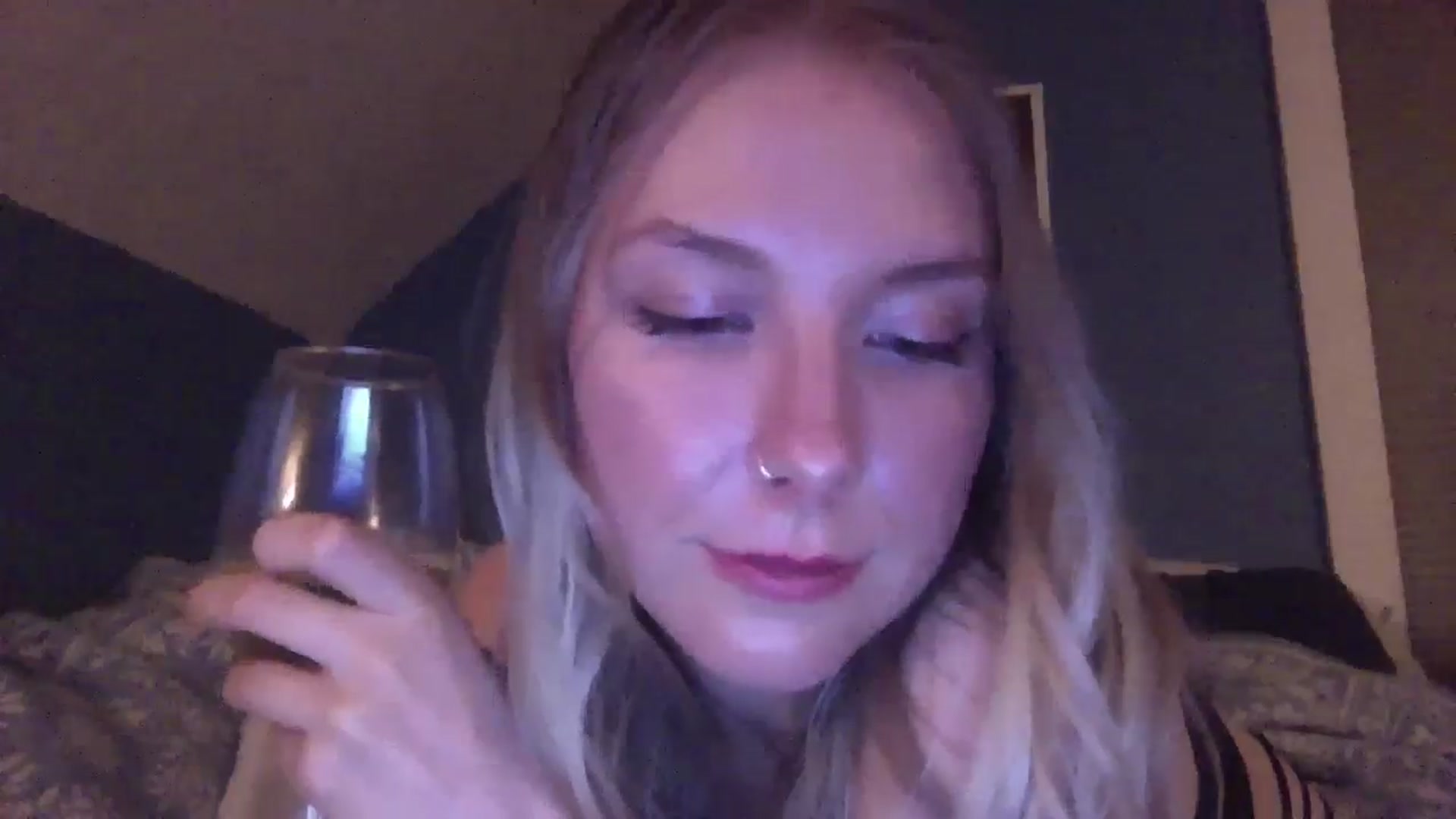 Gallery image thumbnail from Peachyk33n's myfreecams stream on, 05/11/2024, 10:15 image 18 of 20