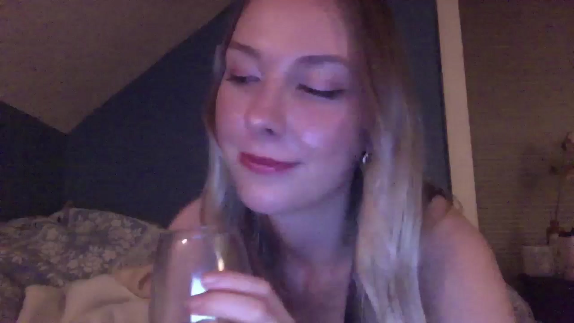 Gallery image thumbnail from Peachyk33n's myfreecams stream on, 05/11/2024, 10:15 image 16 of 20