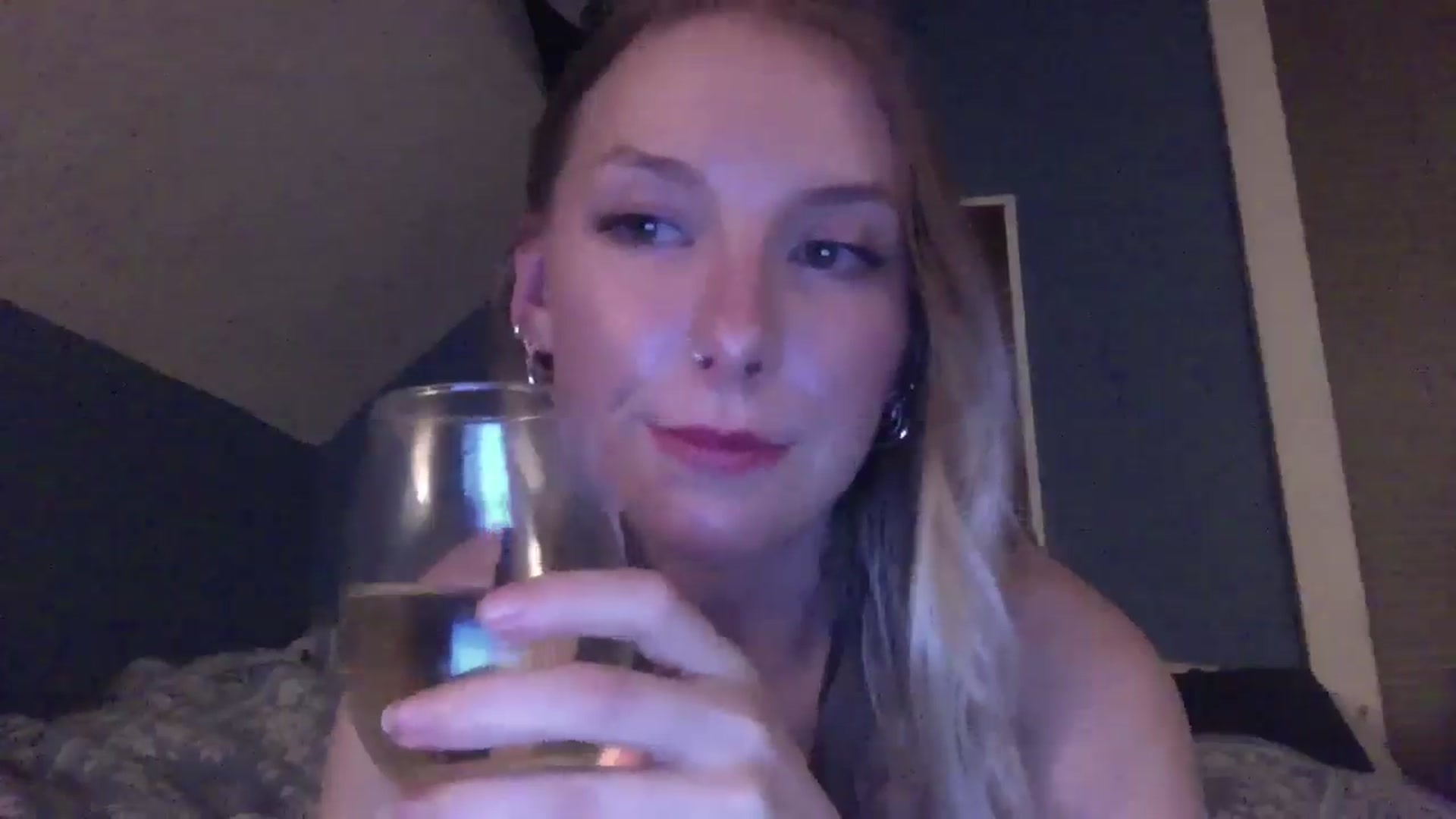 Gallery image thumbnail from Peachyk33n's myfreecams stream on, 05/11/2024, 10:15 image 10 of 20