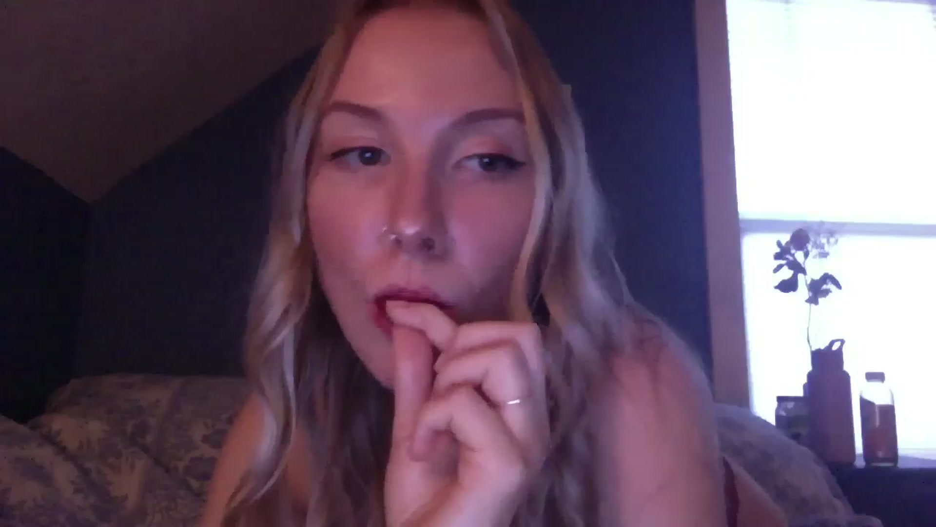 Gallery image thumbnail from Peachyk33n's myfreecams stream on, 06/08/2024, 02:09 image 17 of 20