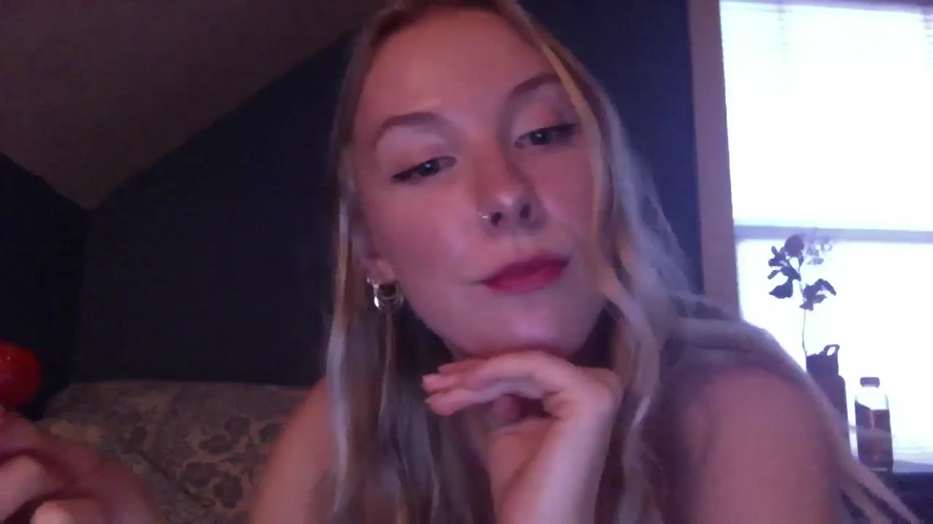 Gallery image thumbnail from Peachyk33n's myfreecams stream on, 06/08/2024, 02:09 image 16 of 20