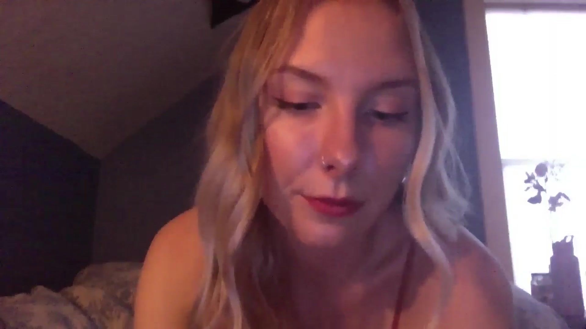 Gallery image thumbnail from Peachyk33n's myfreecams stream on, 06/08/2024, 02:09 image 10 of 20