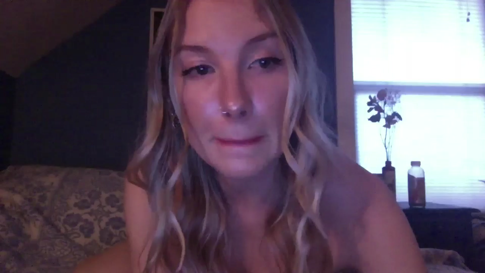 Gallery image thumbnail from Peachyk33n's myfreecams stream on, 06/08/2024, 03:22 image 13 of 20