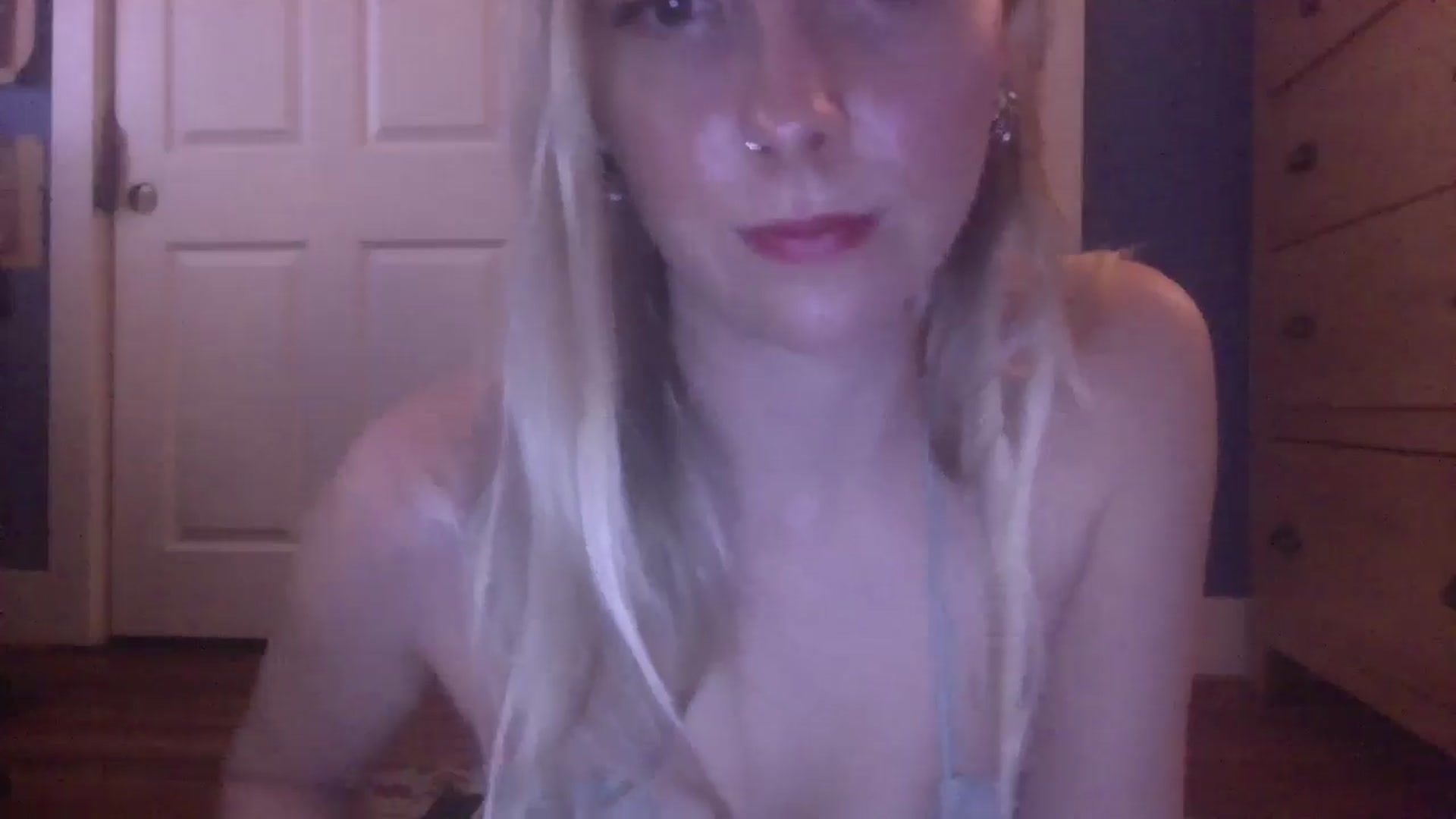 Gallery image thumbnail from Peachyk33n's myfreecams stream on, 06/16/2024, 02:30 image 16 of 20