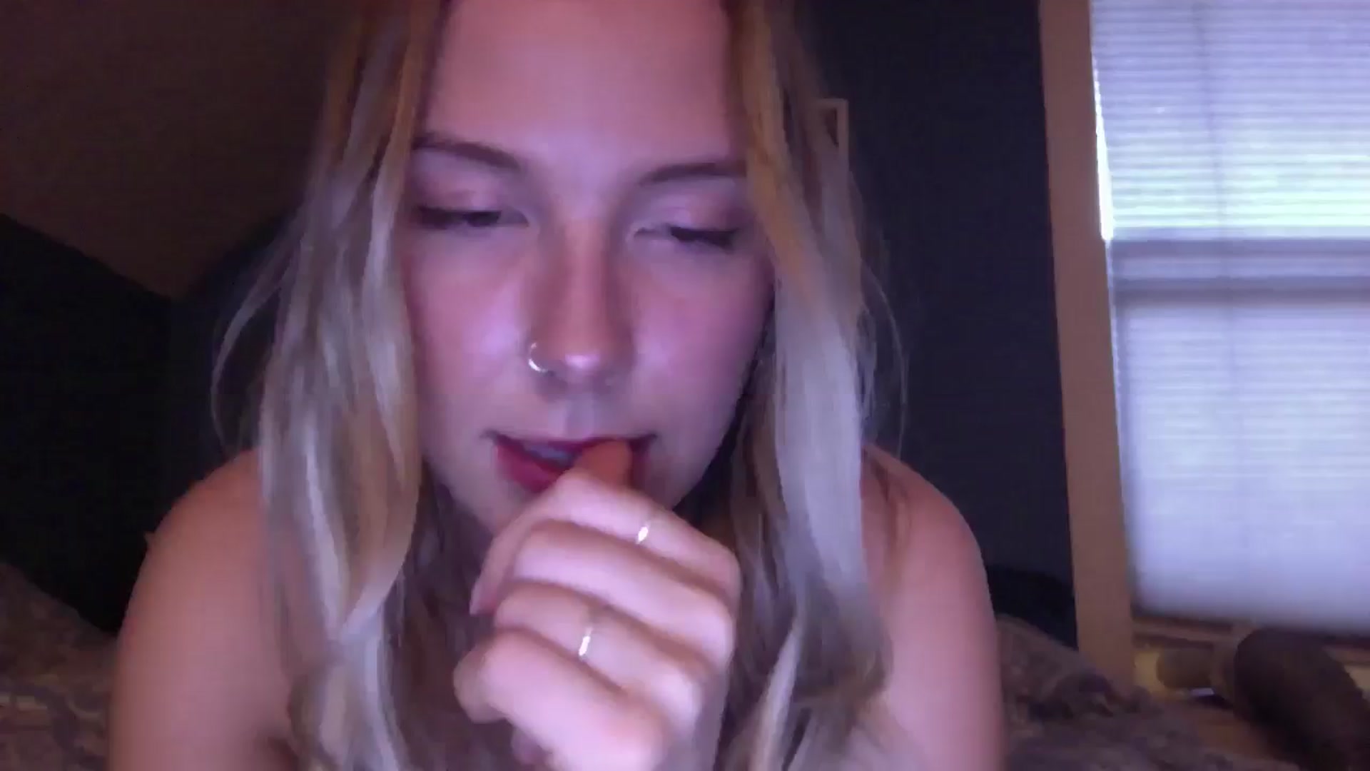 Gallery image thumbnail from Peachyk33n's myfreecams stream on, 07/07/2024, 04:03 image 7 of 20