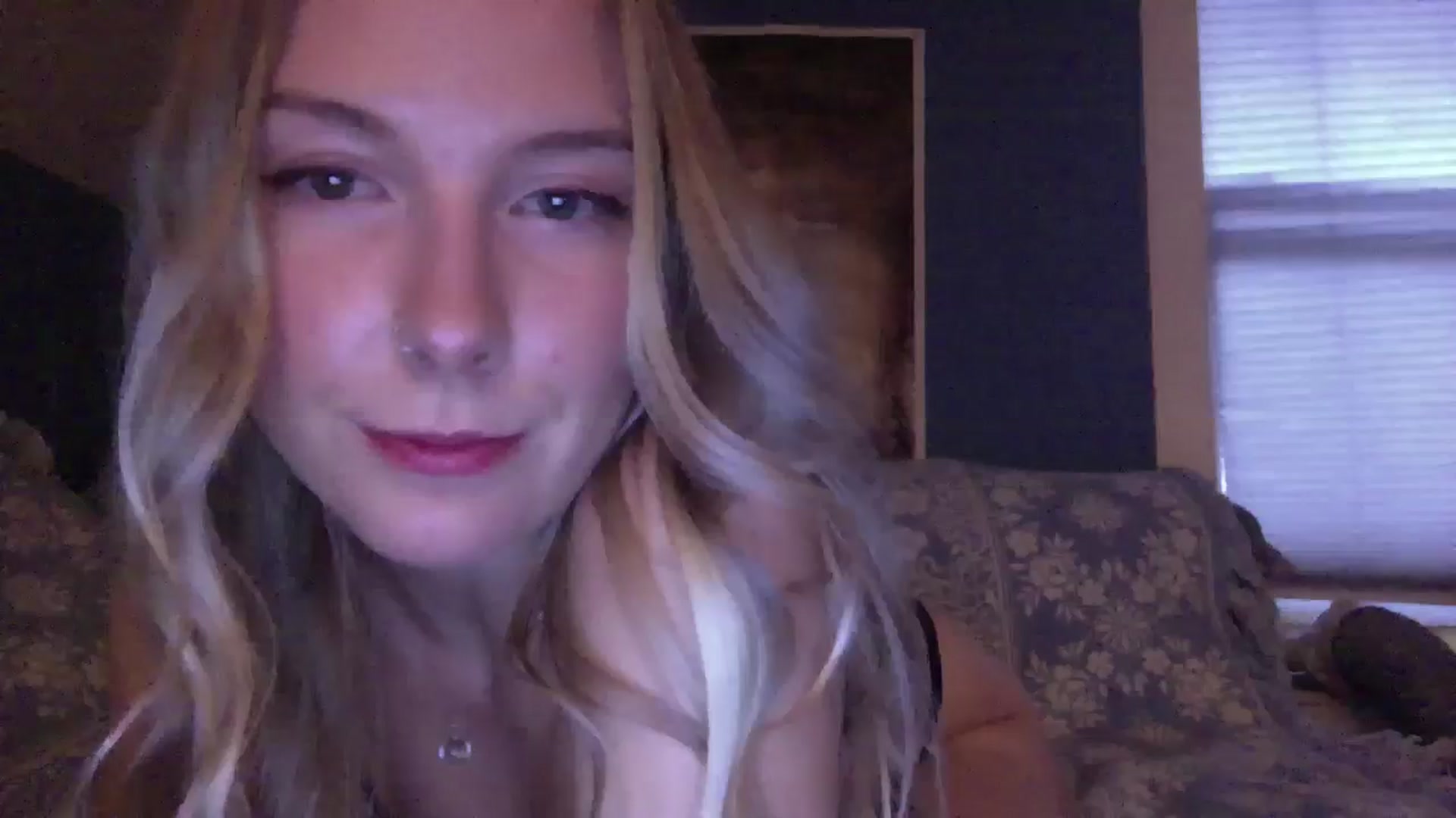 Gallery image thumbnail from Peachyk33n's myfreecams stream on, 07/11/2024, 04:08 image 9 of 20