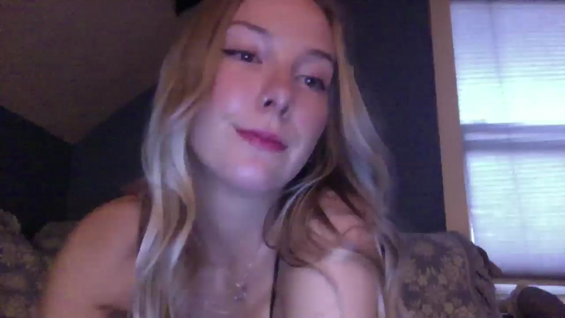 Gallery image thumbnail from Peachyk33n's myfreecams stream on, 07/11/2024, 04:08 image 7 of 20