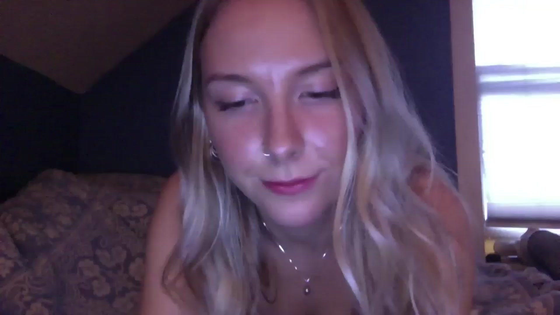 Gallery image thumbnail from Peachyk33n's myfreecams stream on, 07/12/2024, 02:55 image 16 of 20