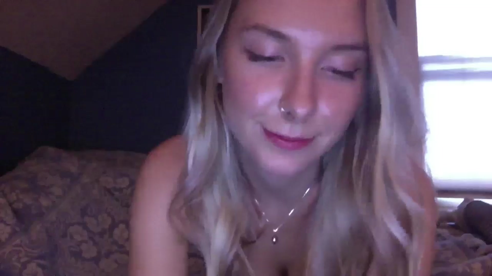 Gallery image thumbnail from Peachyk33n's myfreecams stream on, 07/12/2024, 02:55 image 17 of 20