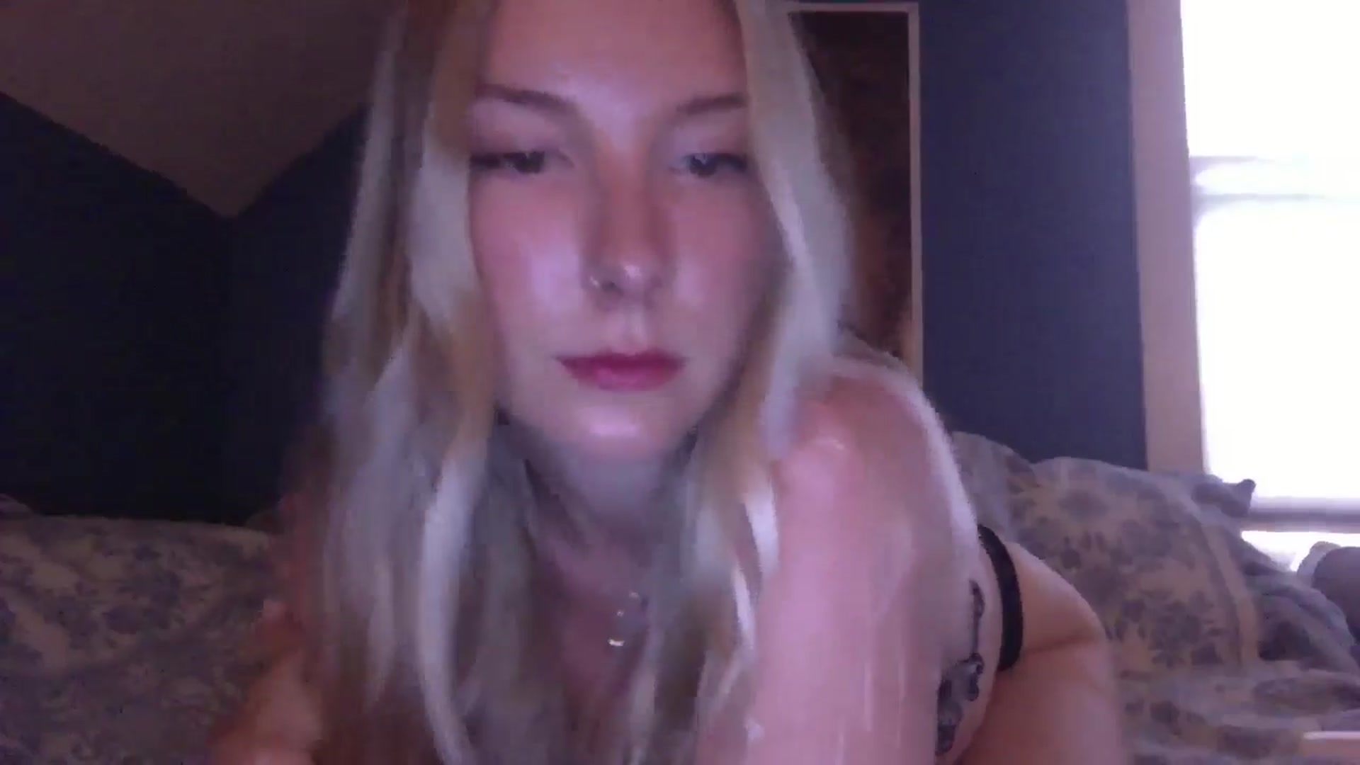 Gallery image thumbnail from Peachyk33n's myfreecams stream on, 07/17/2024, 01:41 image 4 of 20