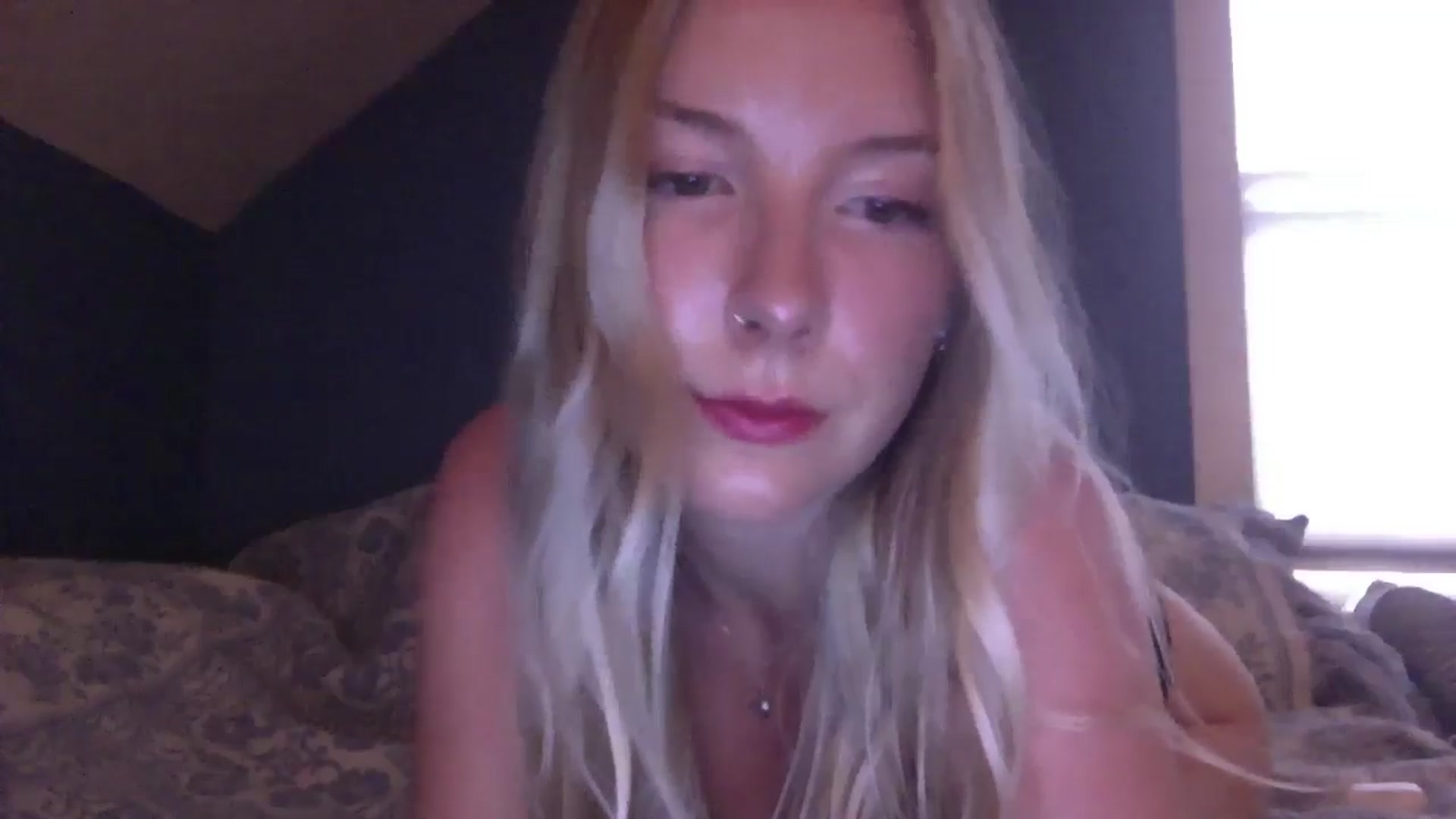 Gallery image thumbnail from Peachyk33n's myfreecams stream on, 07/17/2024, 01:41 image 6 of 20
