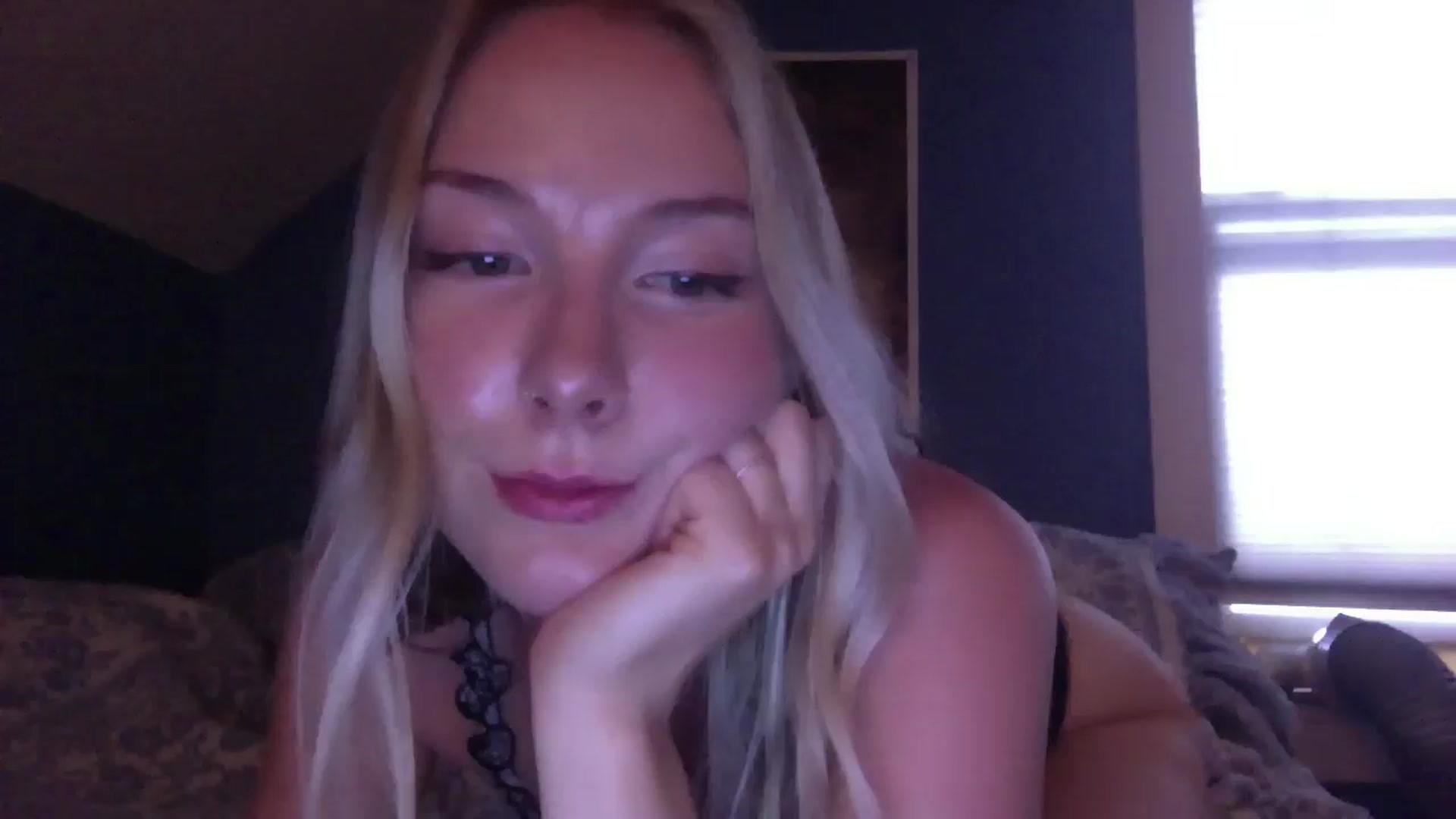 Gallery image thumbnail from Peachyk33n's myfreecams stream on, 07/17/2024, 01:41 image 16 of 20