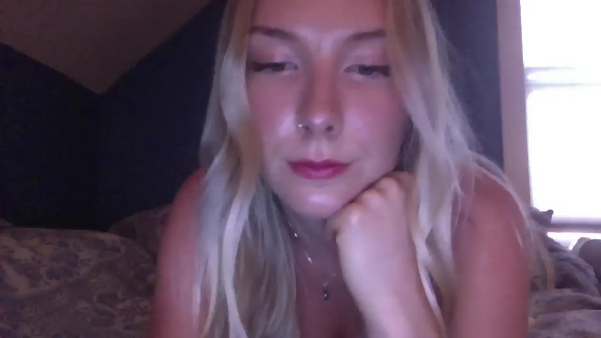 Gallery image thumbnail from Peachyk33n's myfreecams stream on, 07/17/2024, 01:41 image 3 of 20