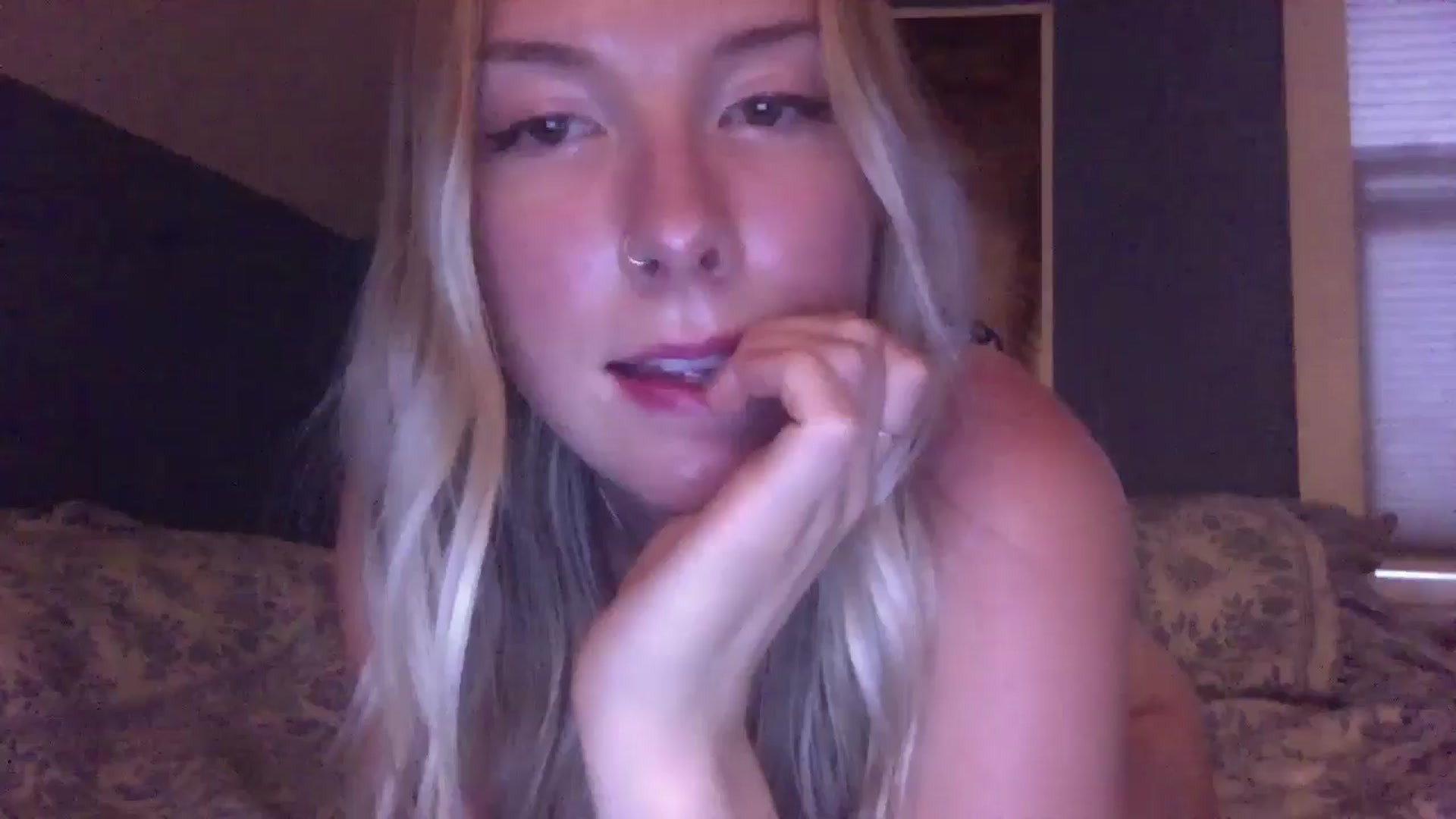 Gallery image thumbnail from Peachyk33n's myfreecams stream on, 07/17/2024, 04:17 image 2 of 20