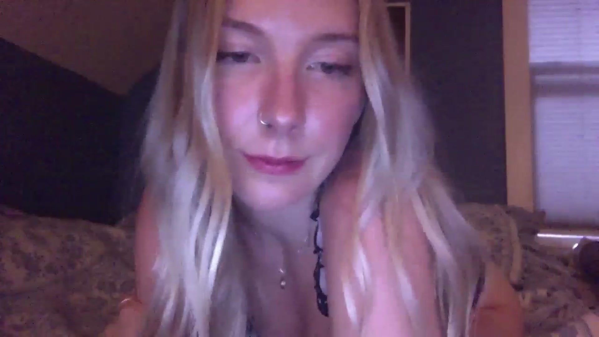 Gallery image thumbnail from Peachyk33n's myfreecams stream on, 07/17/2024, 04:17 image 3 of 20