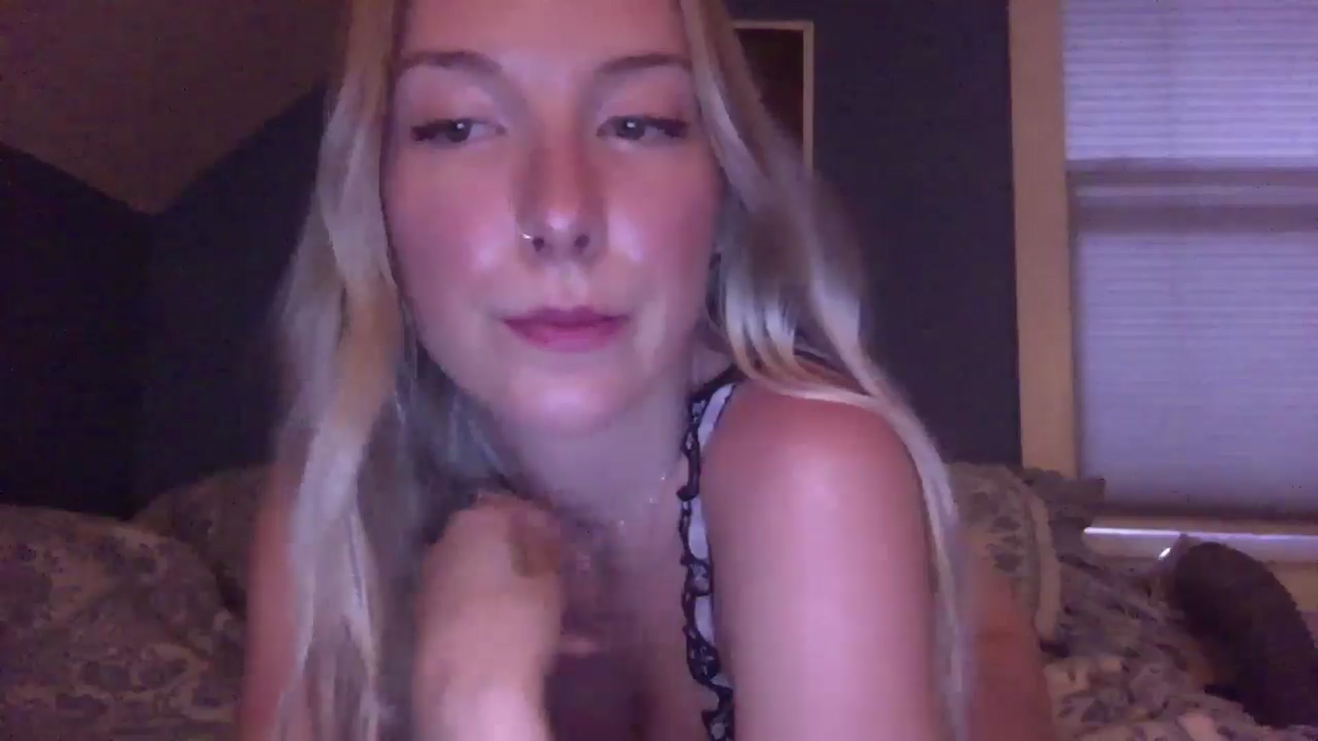 Gallery image thumbnail from Peachyk33n's myfreecams stream on, 07/17/2024, 04:17 image 5 of 20