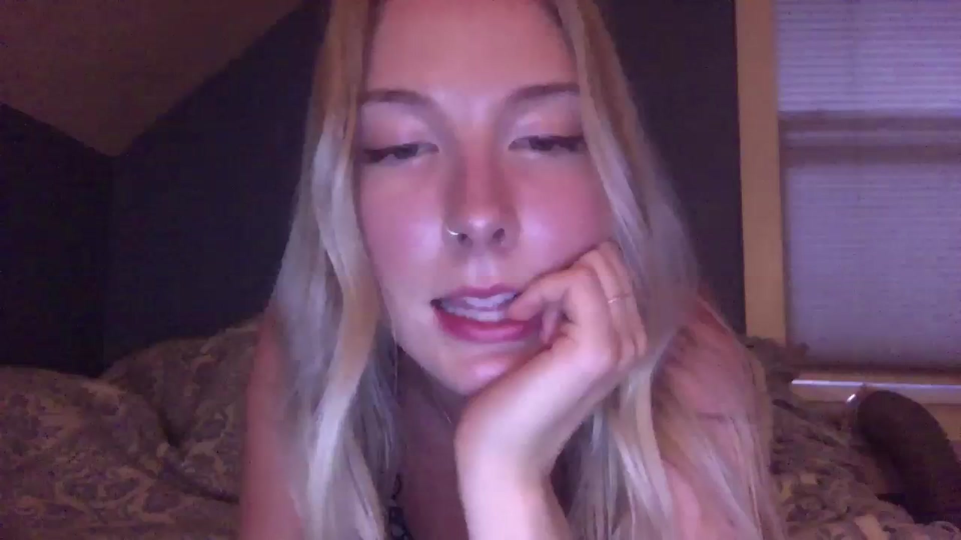 Gallery image thumbnail from Peachyk33n's myfreecams stream on, 07/17/2024, 04:17 image 7 of 20