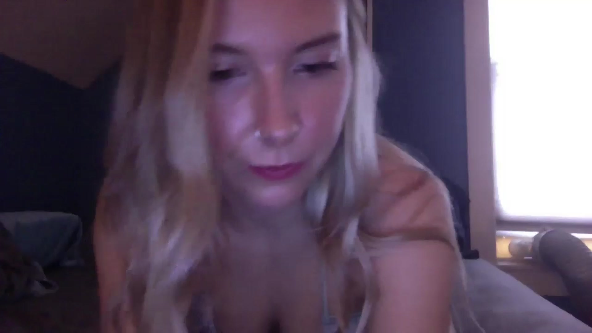 Gallery image thumbnail from Peachyk33n's myfreecams stream on, 08/18/2024, 20:42 image 20 of 20