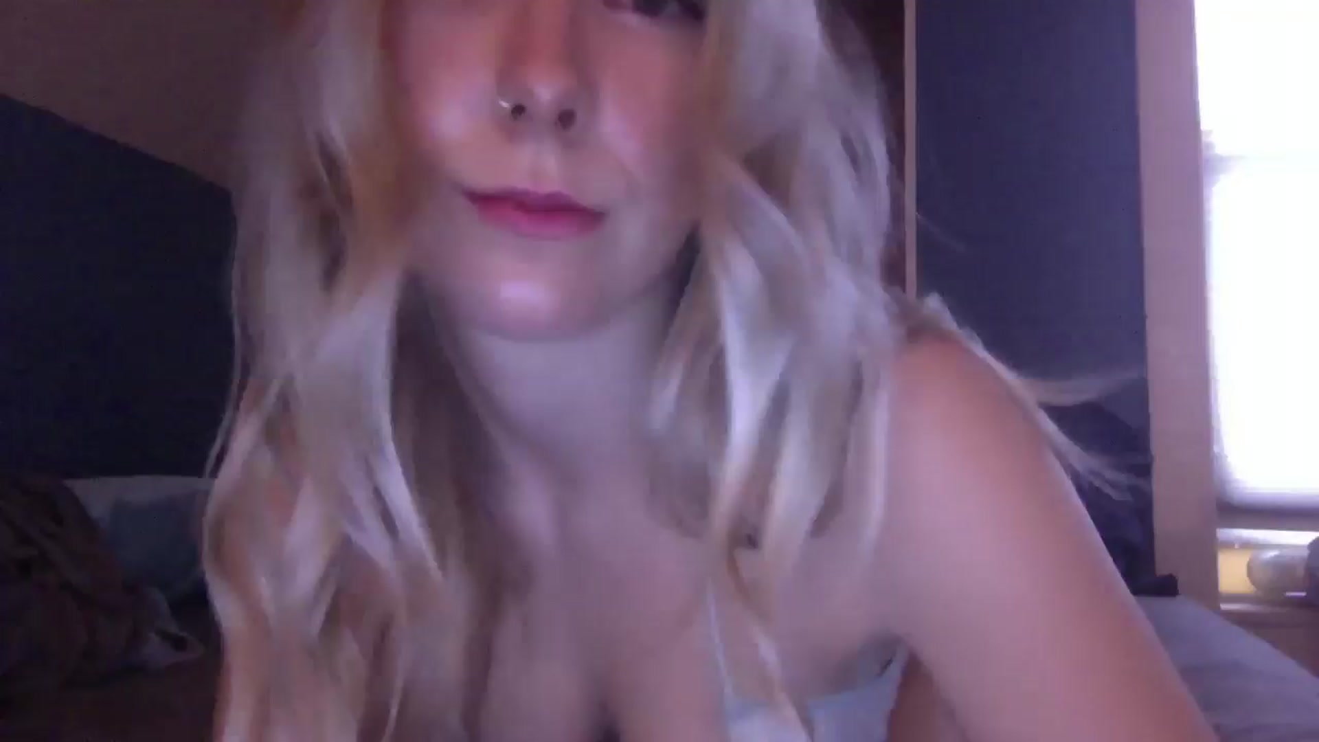 Gallery image thumbnail from Peachyk33n's myfreecams stream on, 08/18/2024, 20:42 image 4 of 20