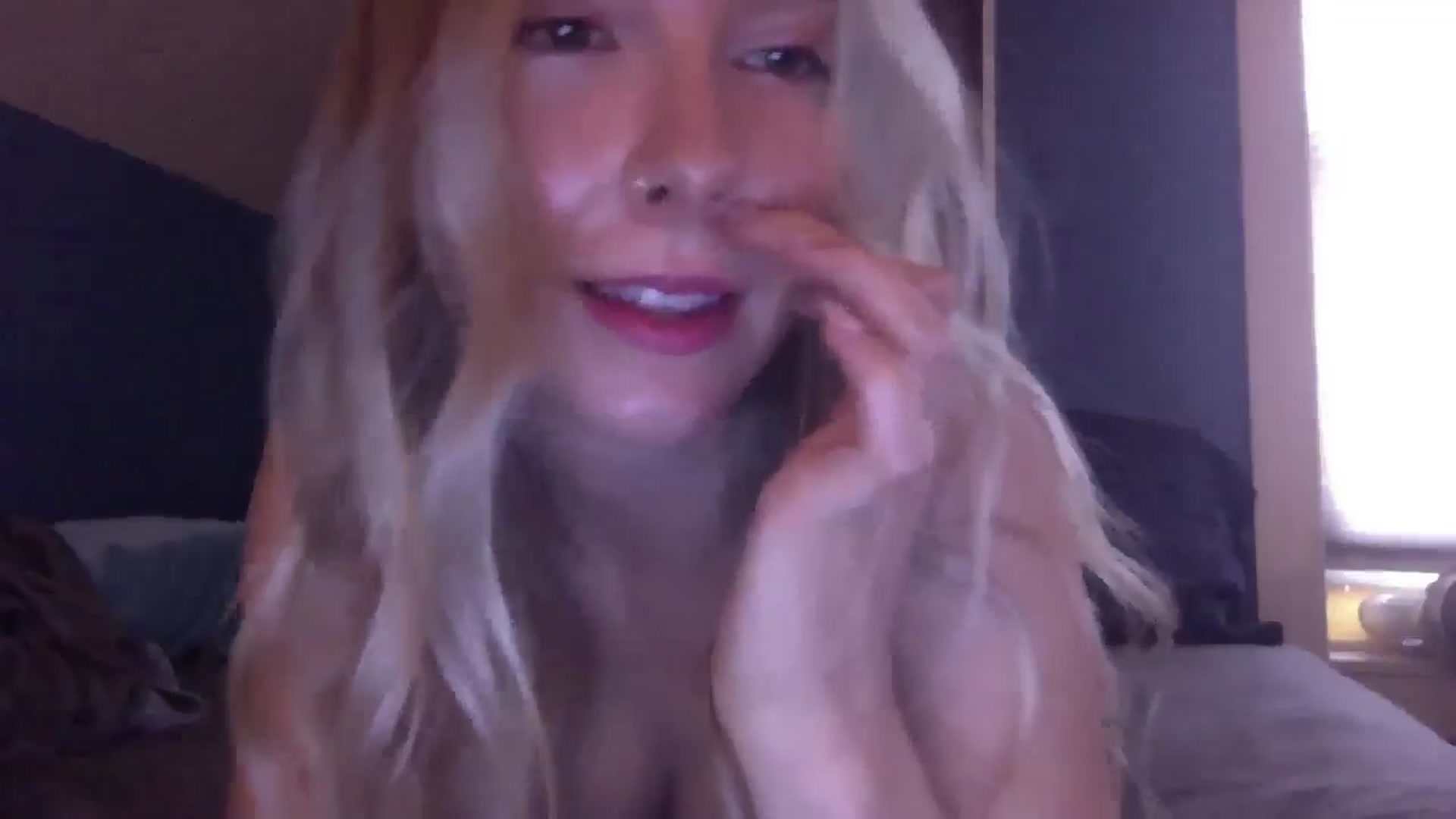 Gallery image thumbnail from Peachyk33n's myfreecams stream on, 08/18/2024, 20:42 image 5 of 20
