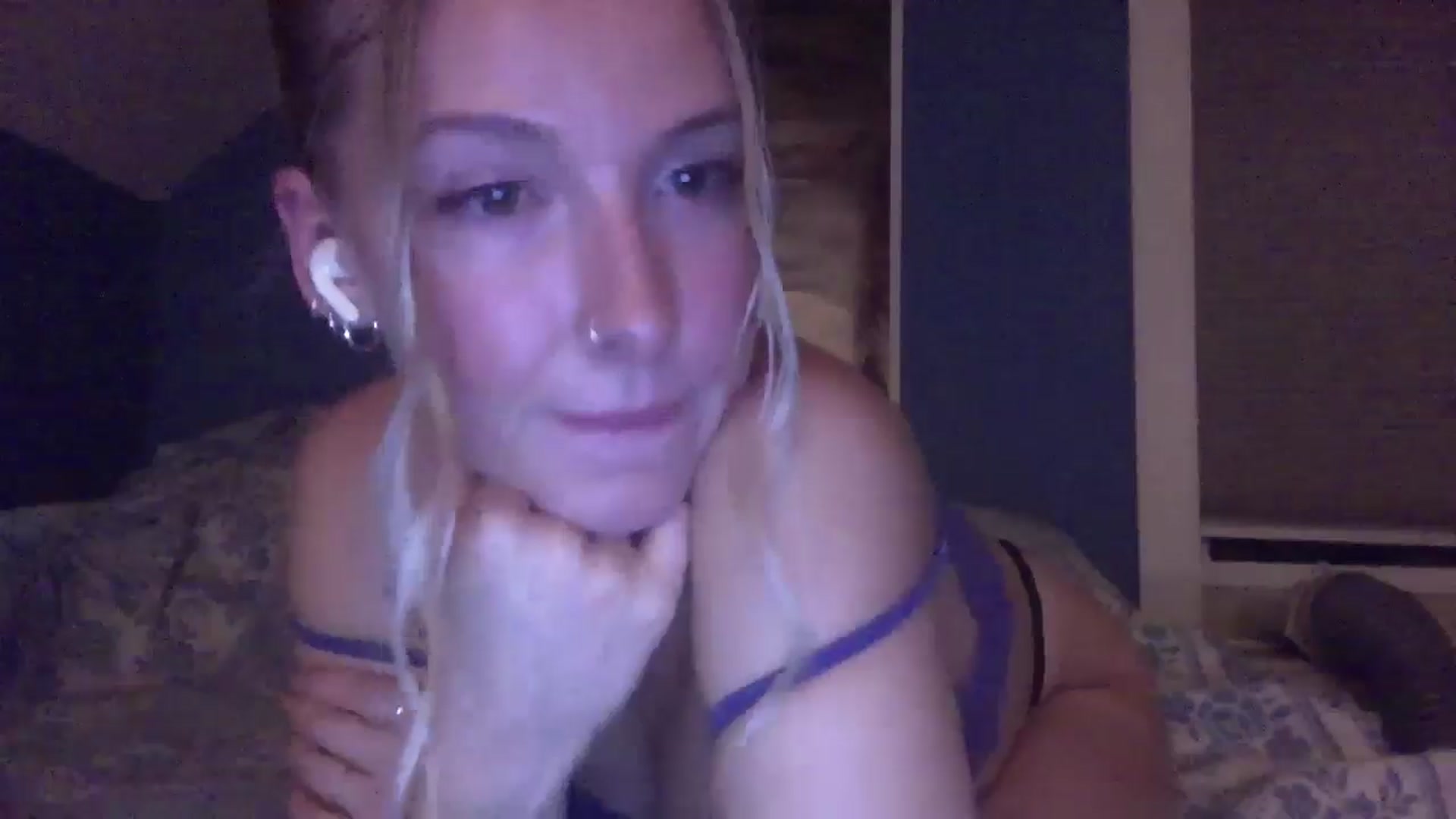 Gallery image thumbnail from Peachyk33n's myfreecams stream on, 08/22/2024, 07:26 image 3 of 20