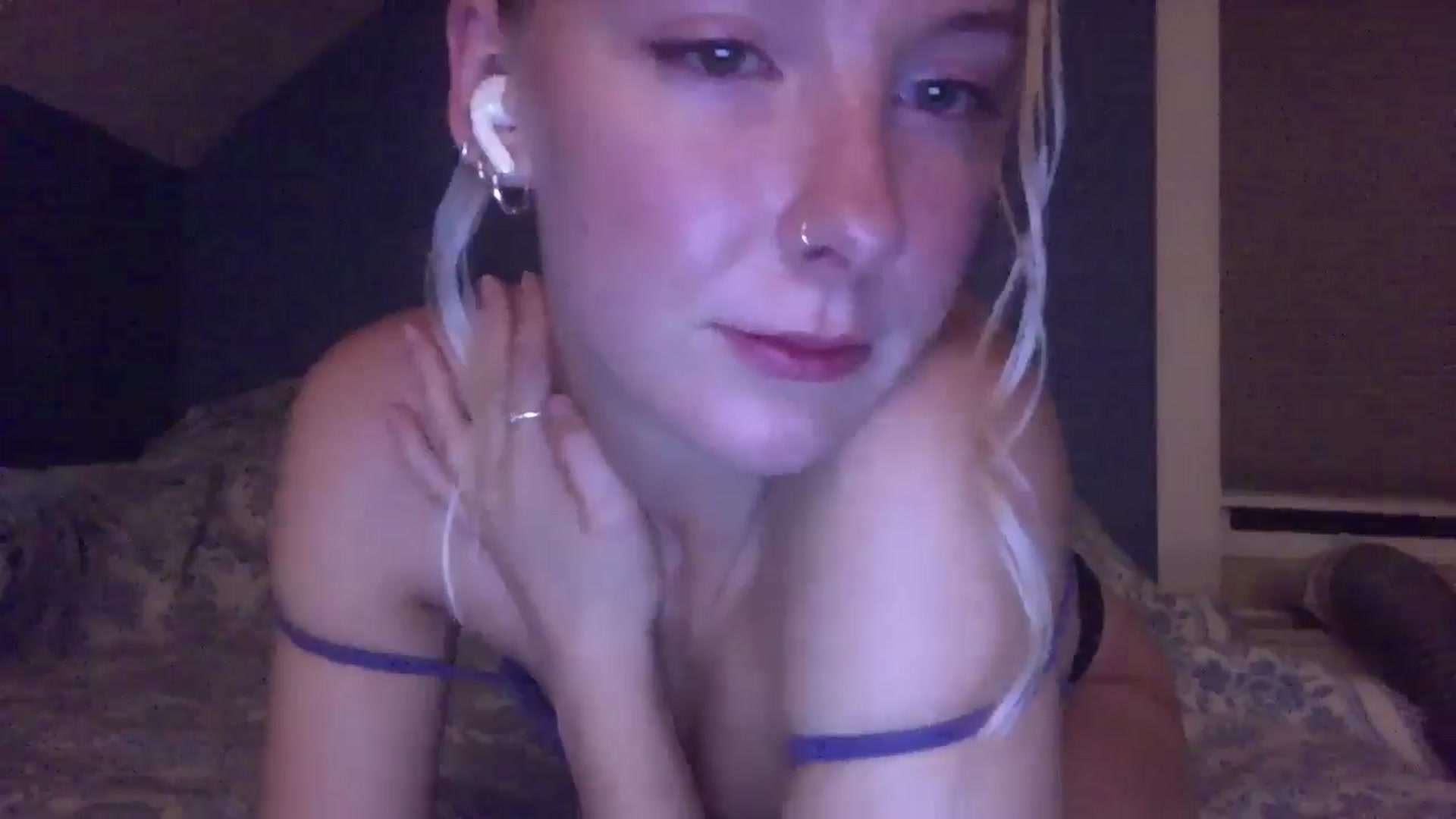 Gallery image thumbnail from Peachyk33n's myfreecams stream on, 08/22/2024, 07:44 image 8 of 20