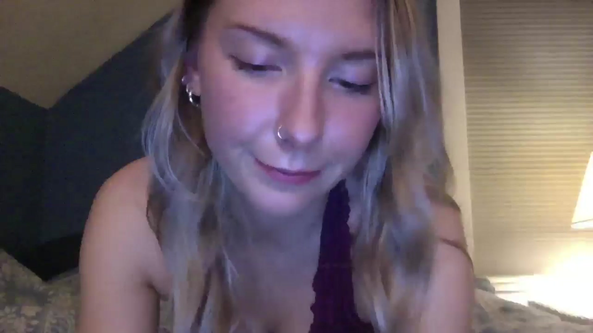 Gallery image thumbnail from Peachyk33n's myfreecams stream on, 11/21/2024, 08:17 image 16 of 20